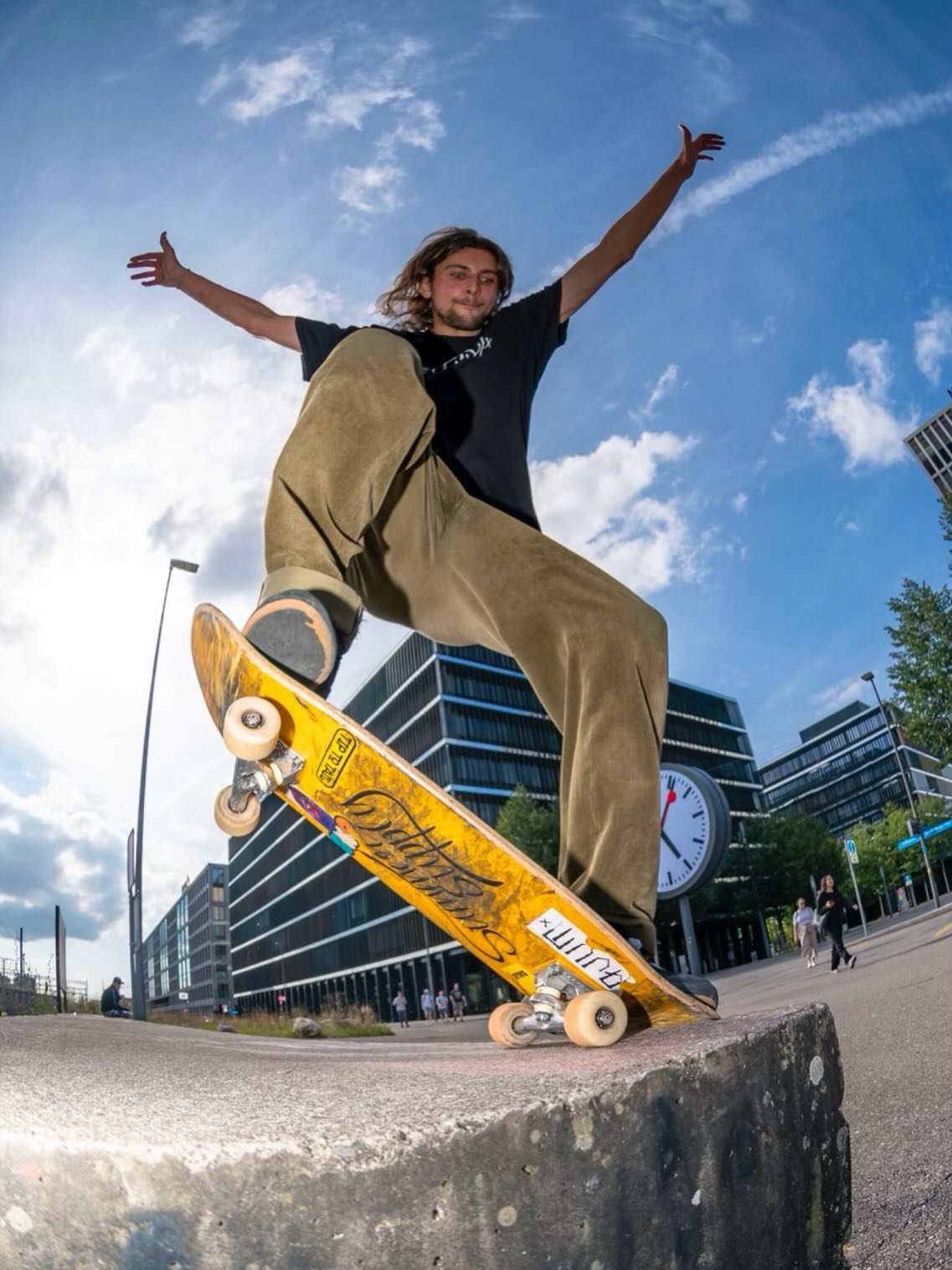 @bastianwirth nosebluntin&lsquo;

📸 @mattys_view 

#summersupply #teamrider #inthewild #inthestreets #nofilterneeded @ajvt_magazine