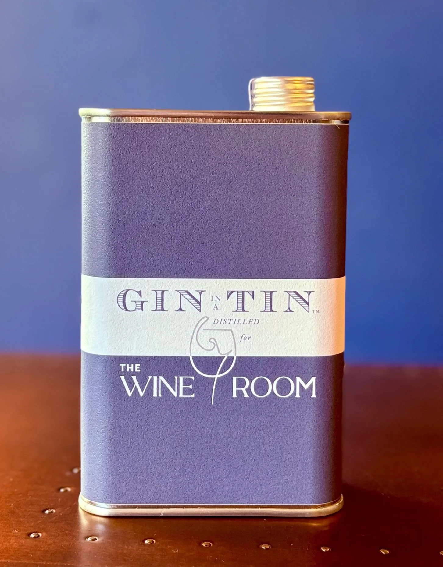 Gin in a tin image.jpg