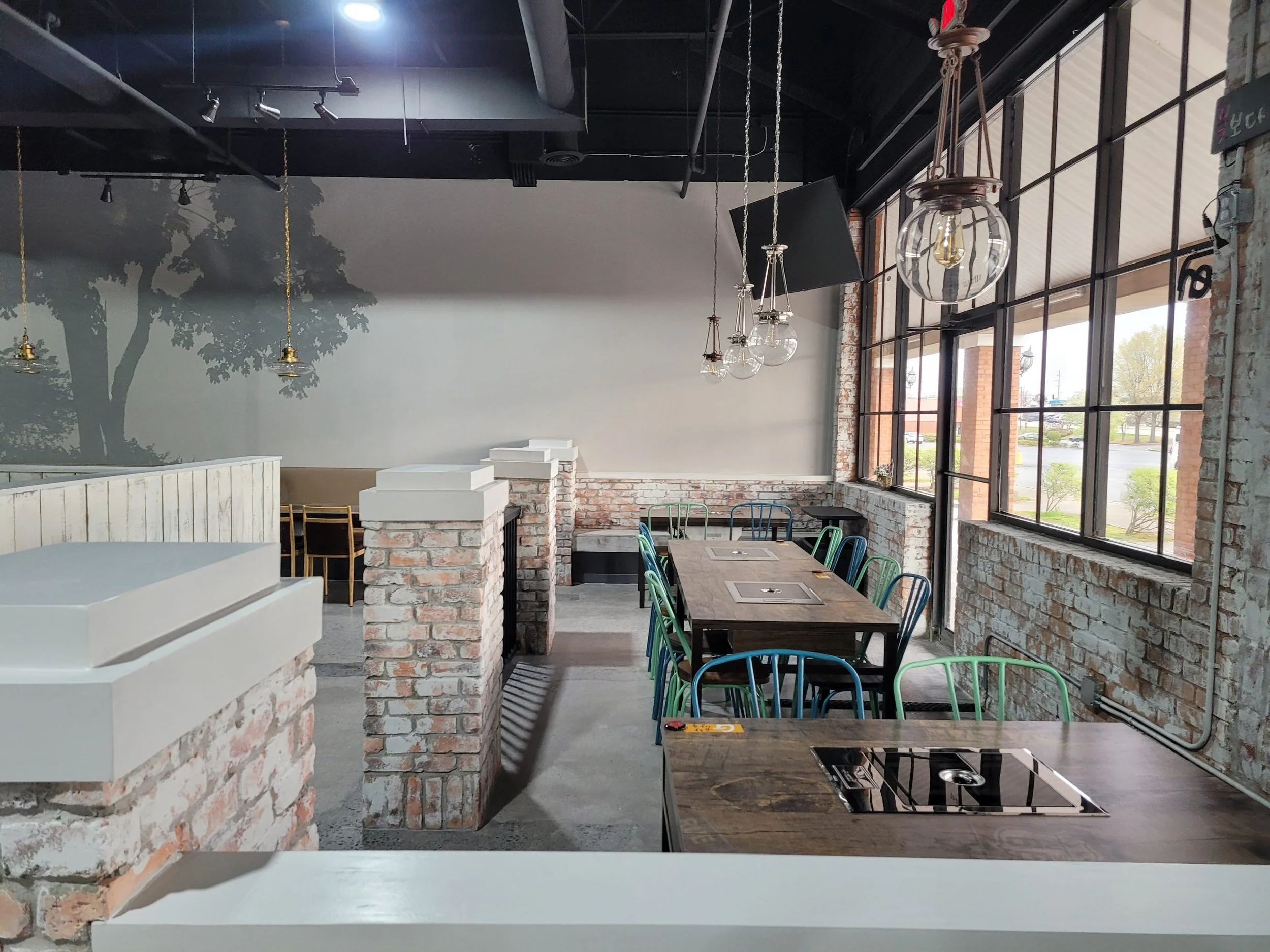 An image of Gopchang Salon's interior 03