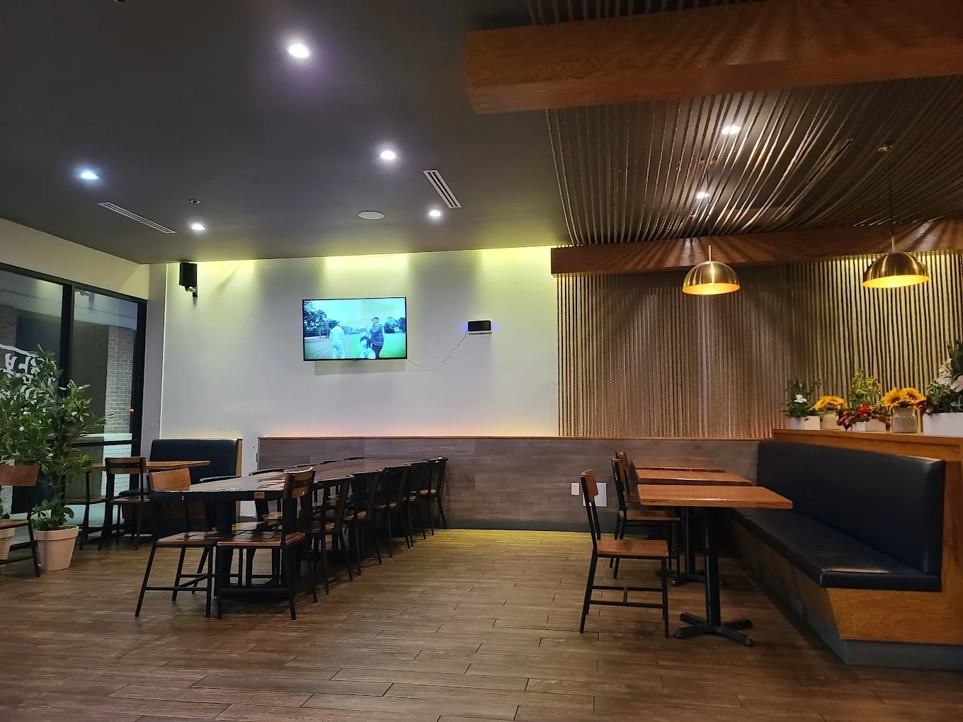 An image of Sambong's interior 02