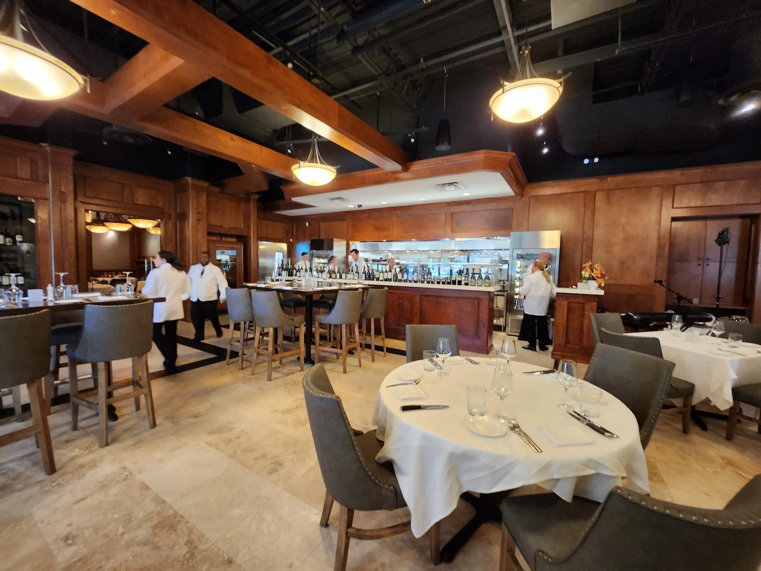 An image of Luci's interior 06