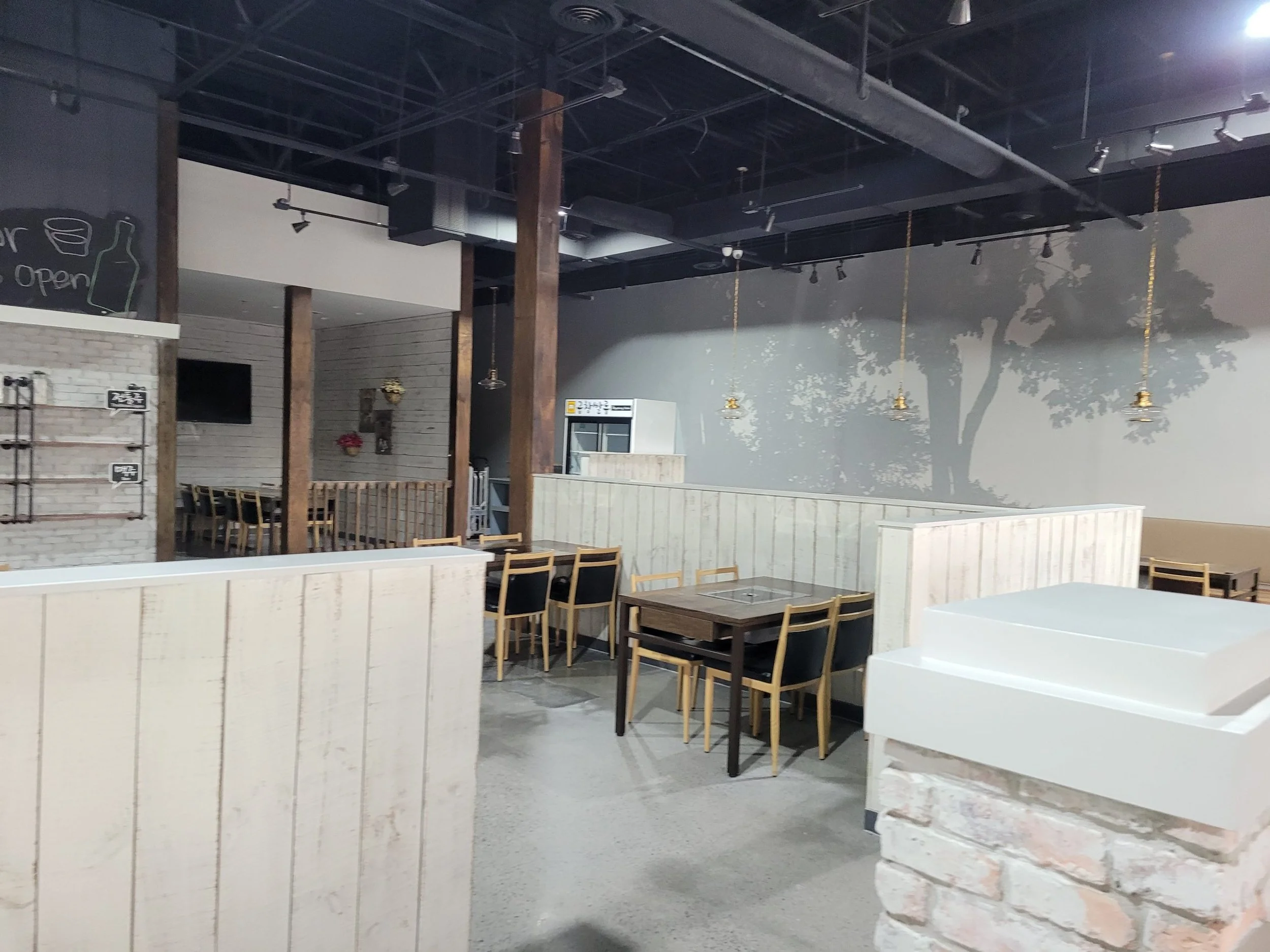 An image of Gopchang Salon's interior 02