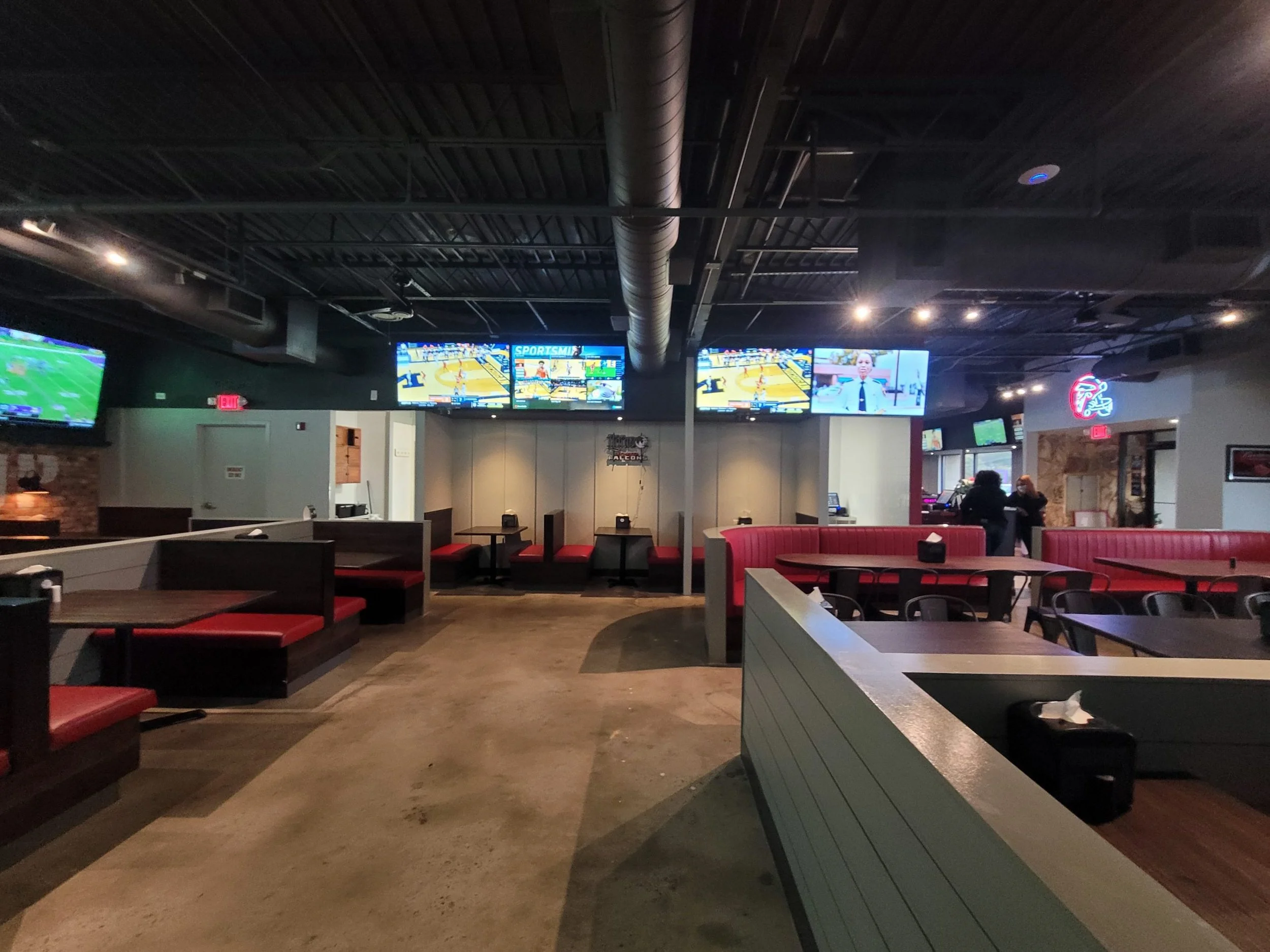 An image of Sports Cafe's interior 06