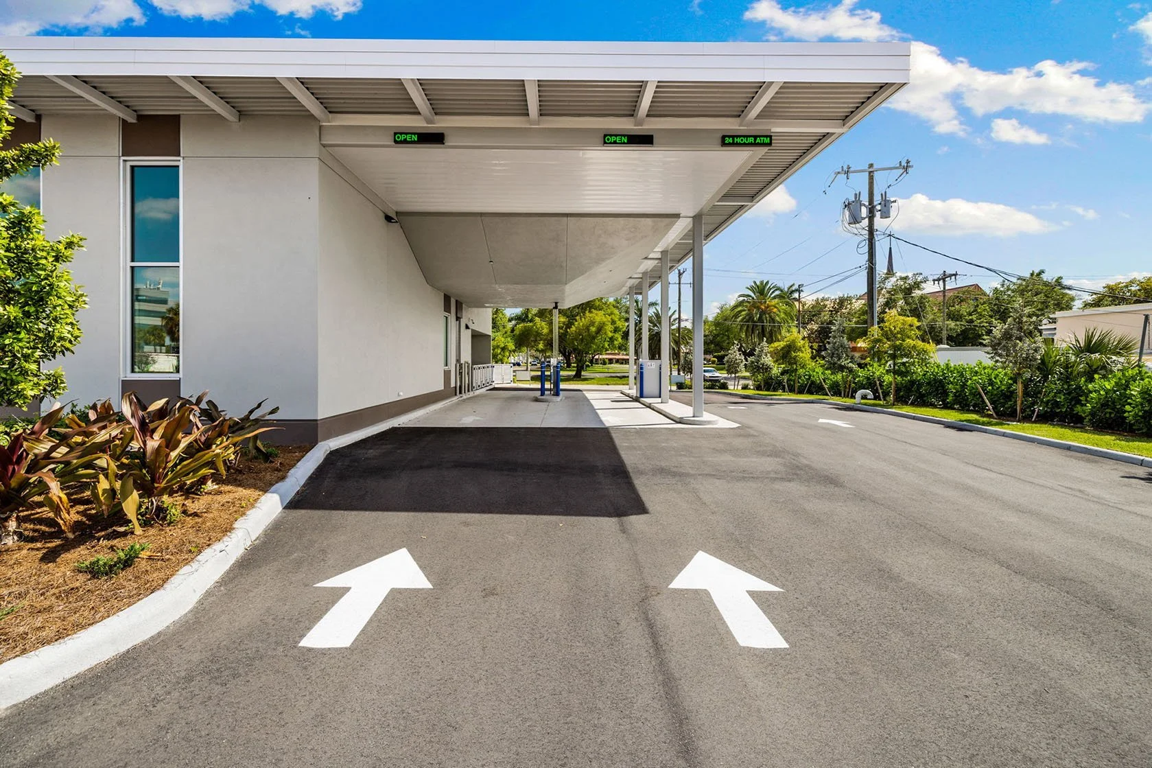 BuseyBank_DriveThru1.jpg
