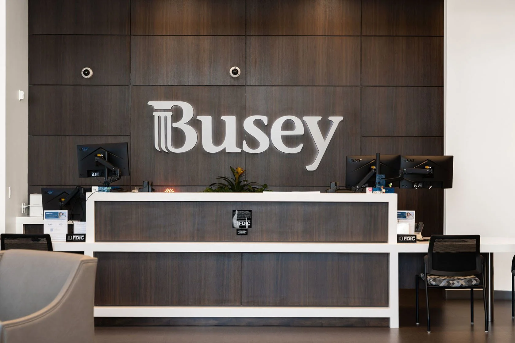 BuseyBannk_Teller.jpg