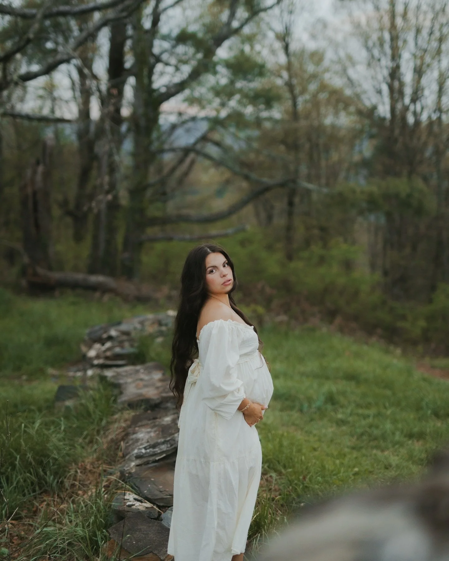 There&rsquo;s something about a rainy evening in the mountains&hellip; the quiet feels deeper, the beauty softer. It was such a special time capturing this season in a sweet friend and fellow photographers life 🌥️