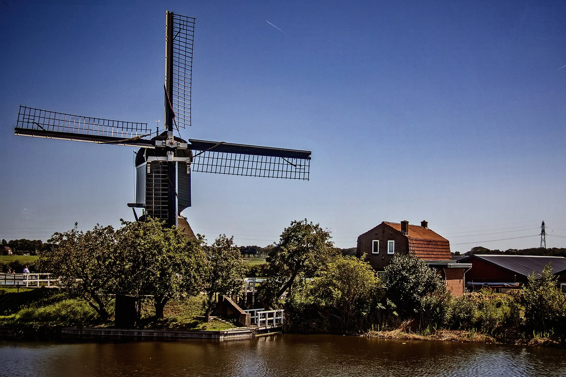 Windmill_Kinderdijk_Netherlands.jpg