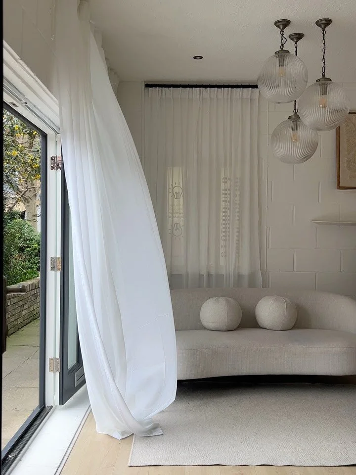 The new white curtains are in and I can&rsquo;t wait for the spring light to shine through them 🌤️

#cambridgestudio #contentstudio #photographystudios #cambridgephotographer #photographylover