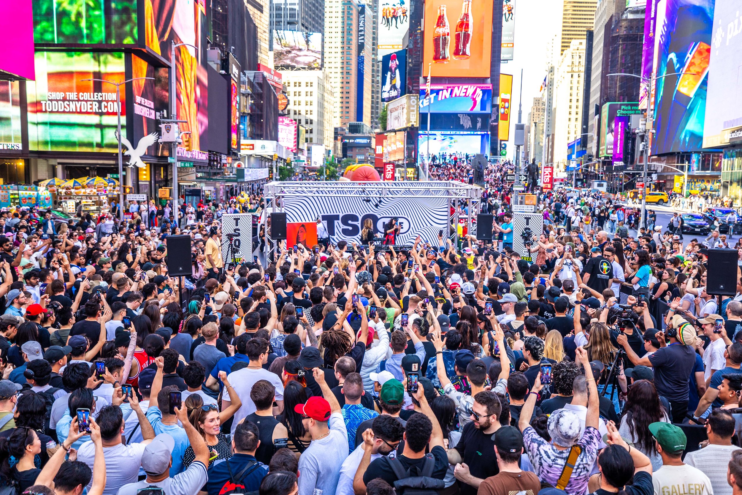TIMES SQUARE2024_0521_175852-6965_EC-min.jpg
