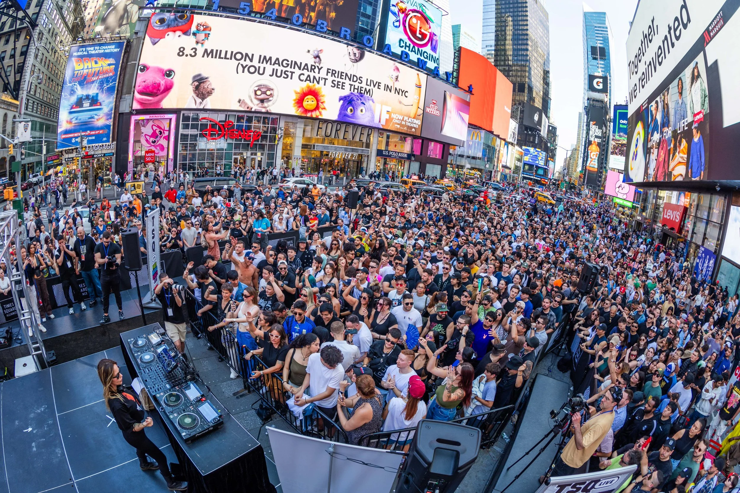 TIMES SQUARE2024_0521_174525-6537_EC-min.jpg