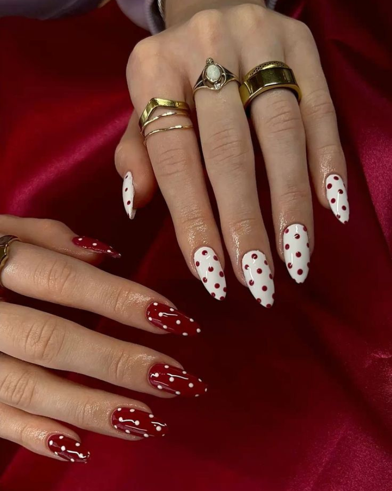 Los lunares se llevan en las uñas: así son las Polka Dot nails
