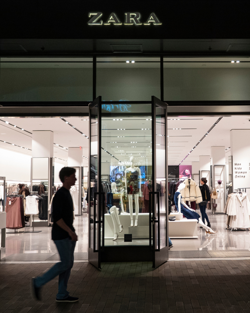 Zara es obligado a bajar anuncios por polémicas fotografías