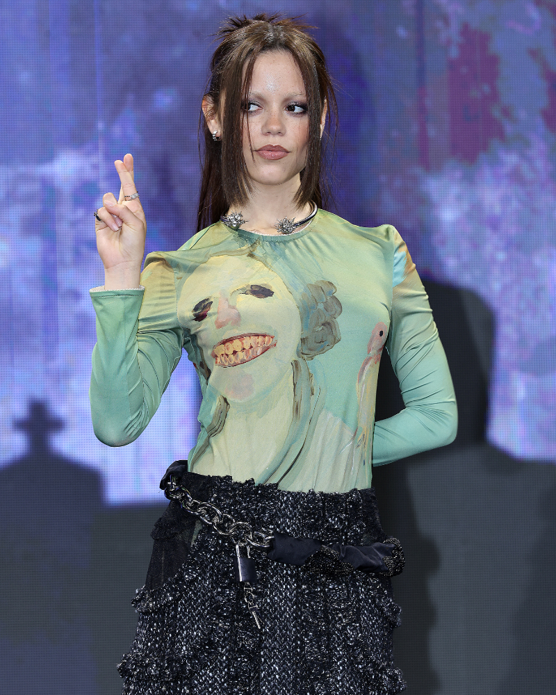 Jenna Ortega y su paso por Seúl: tan gótica como Merlina Addams