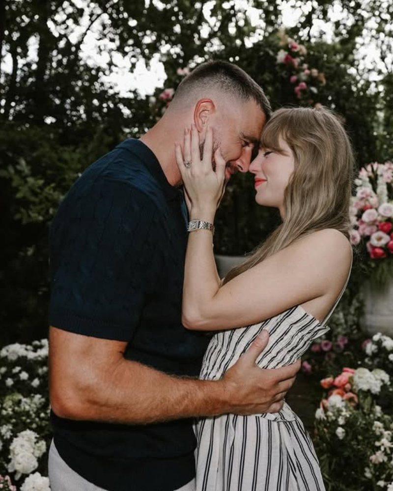 Taylor Swift se comprometió usando una prenda que se agotó en 20 minutos