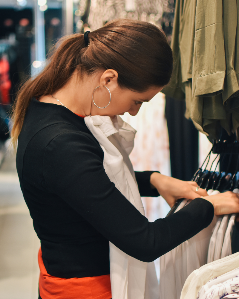 El vestuario femenino lidera en frecuencia de compra durante el primer trimestre de 2025 en Chile