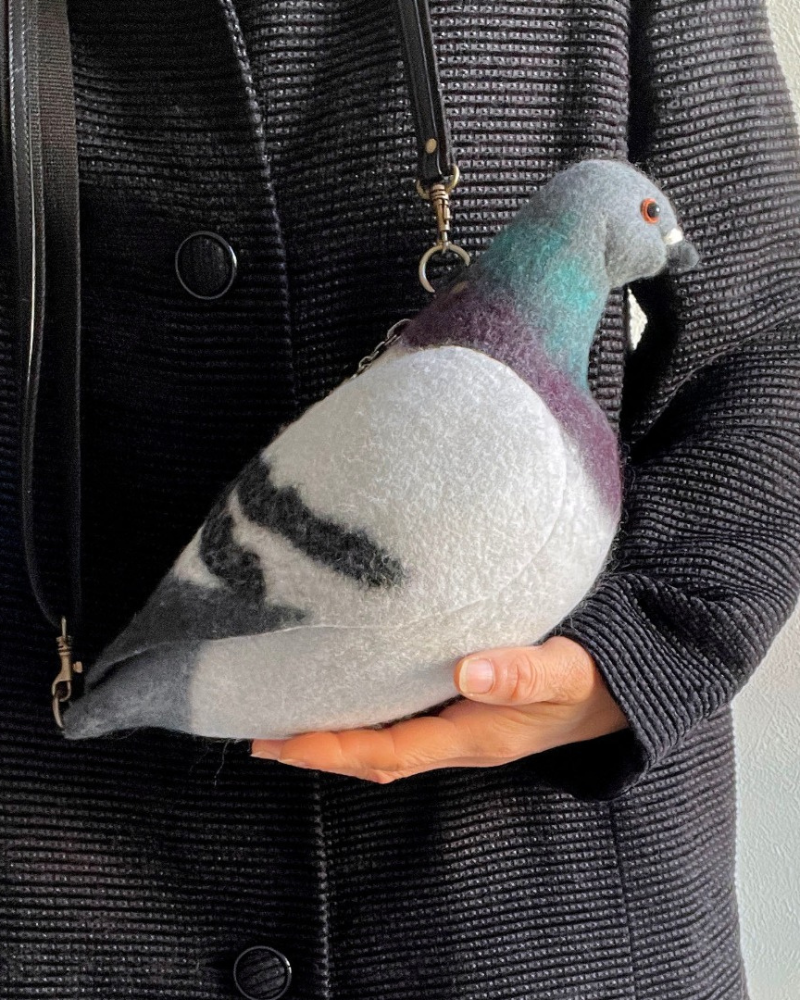 La cartera con forma de paloma que causa furor en Japón