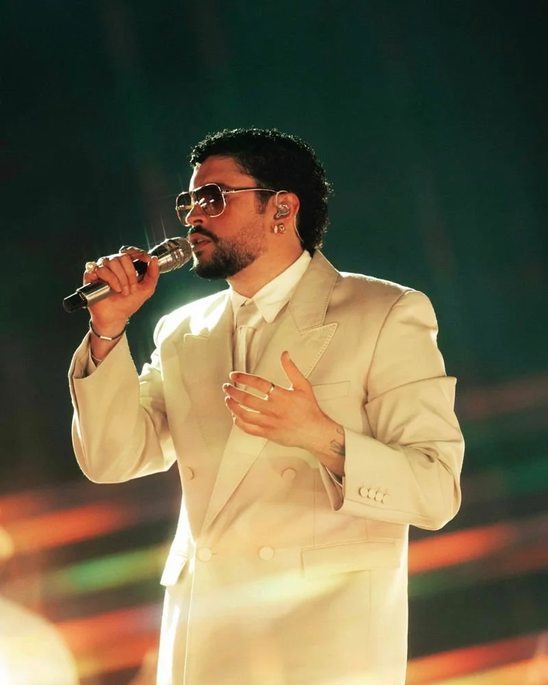 Con tres cambios de looks: Así fue el primer show de “DTMF” de Bad Bunny en Chile