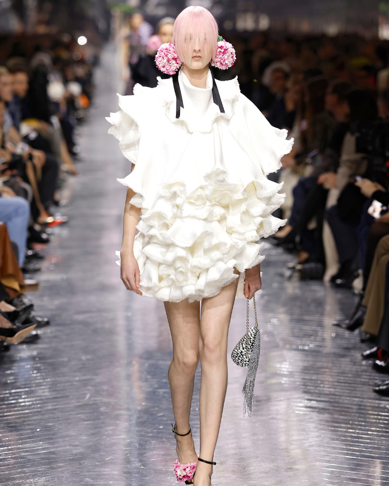 Jonathan Anderson debuta en la Alta Costura de Dior y marca el inicio de la semana en París