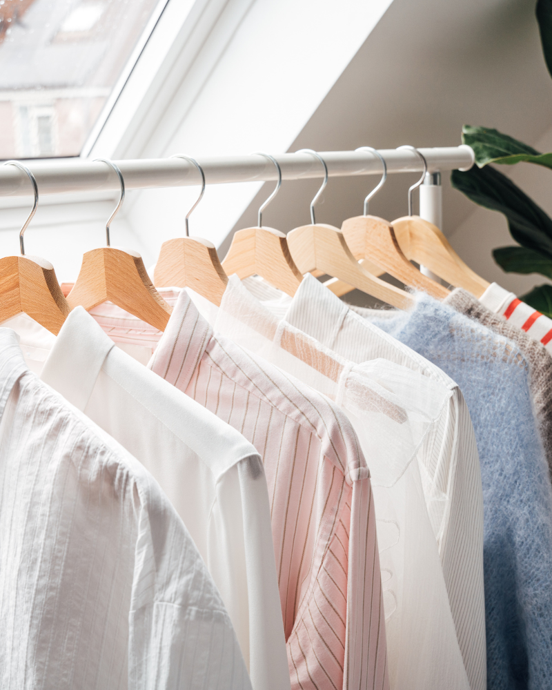 Closet cápsula: la tendencia viral que redefine la forma en que nos vestimos