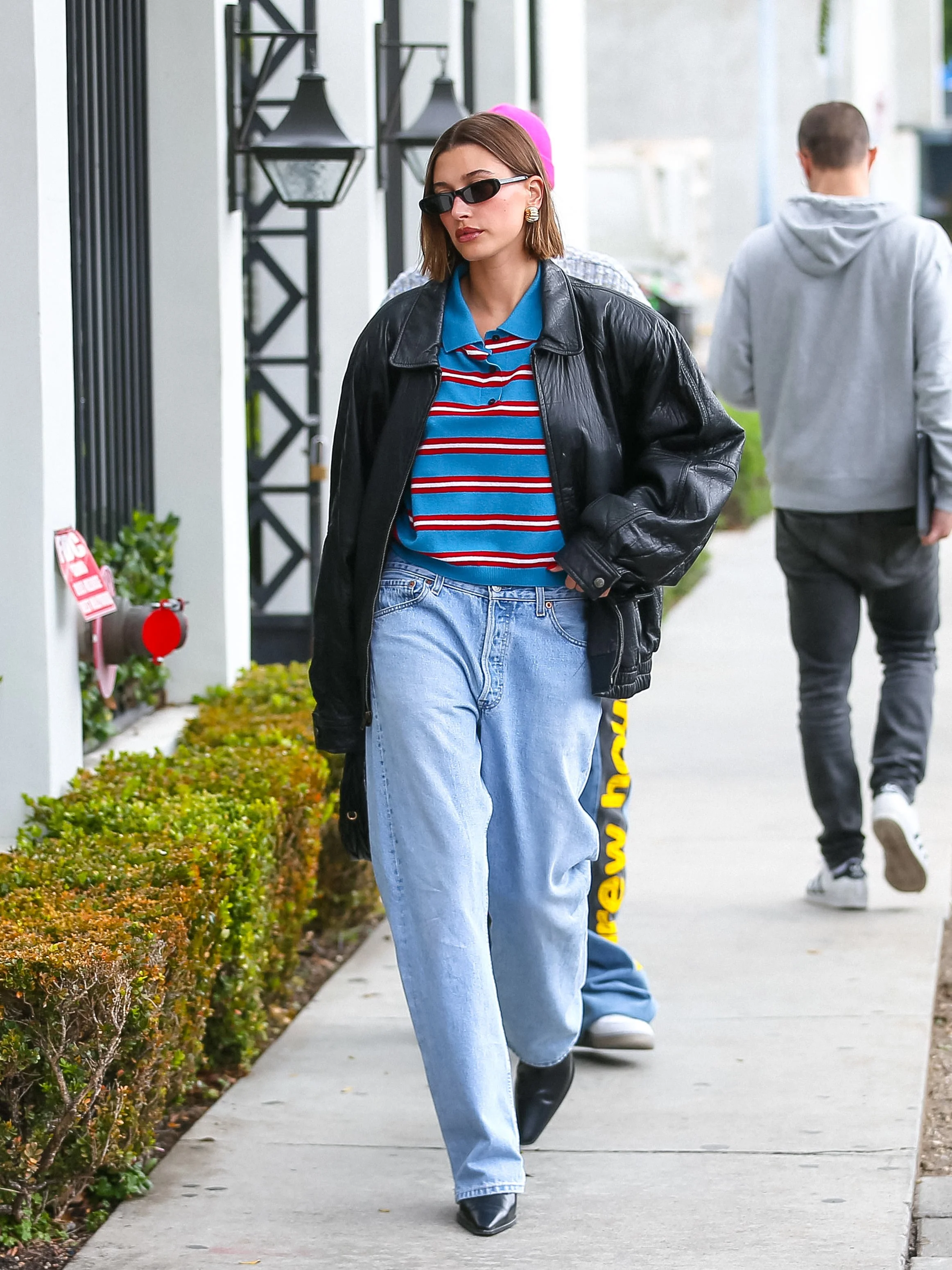 Cómodas, coloridas y preppy: las poleras polo noventeras que volvieron a dominar el otoño