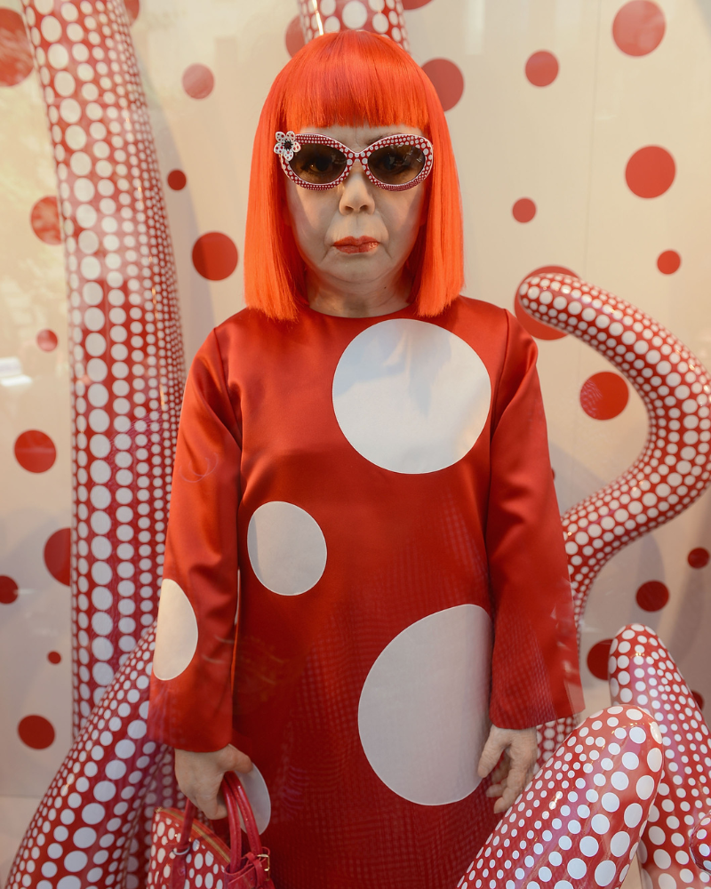 De los lunares a Louis Vuitton: el impacto de Yayoi Kusama en la moda transformó el arte