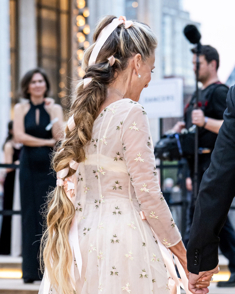 ¿Peinado sencillo? Súmale esto: 5 accesorios para elevar tu look este fin de año