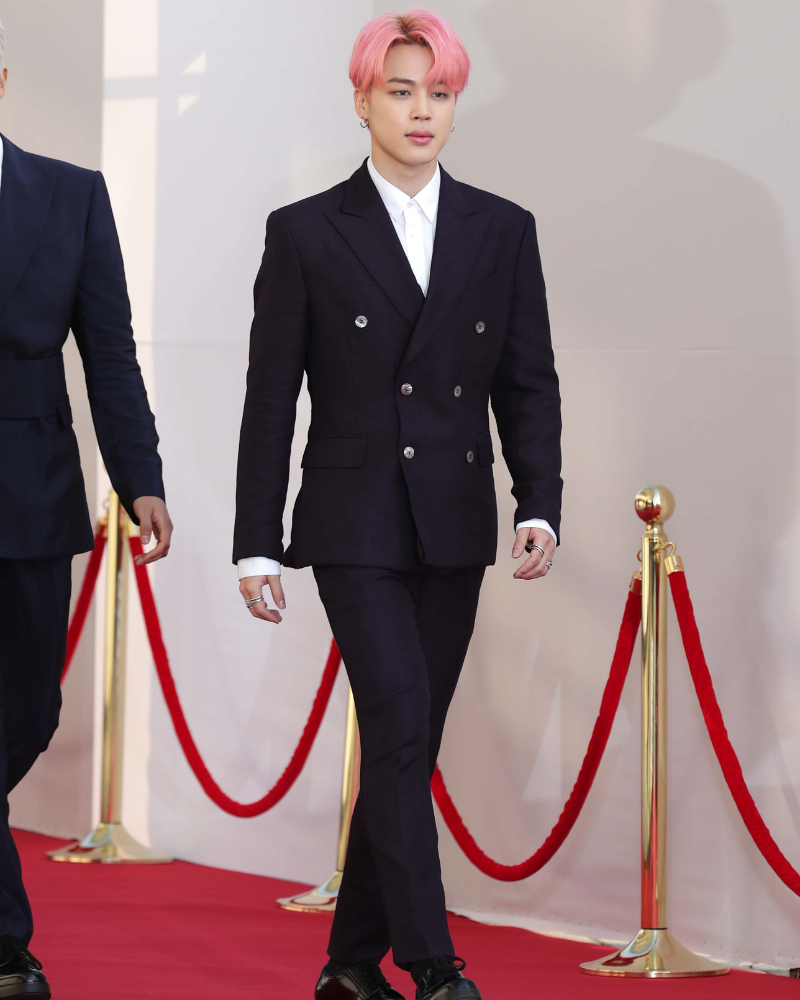 Jimin cumple 31 años: dos estilos que muestran su forma de jugar con la moda