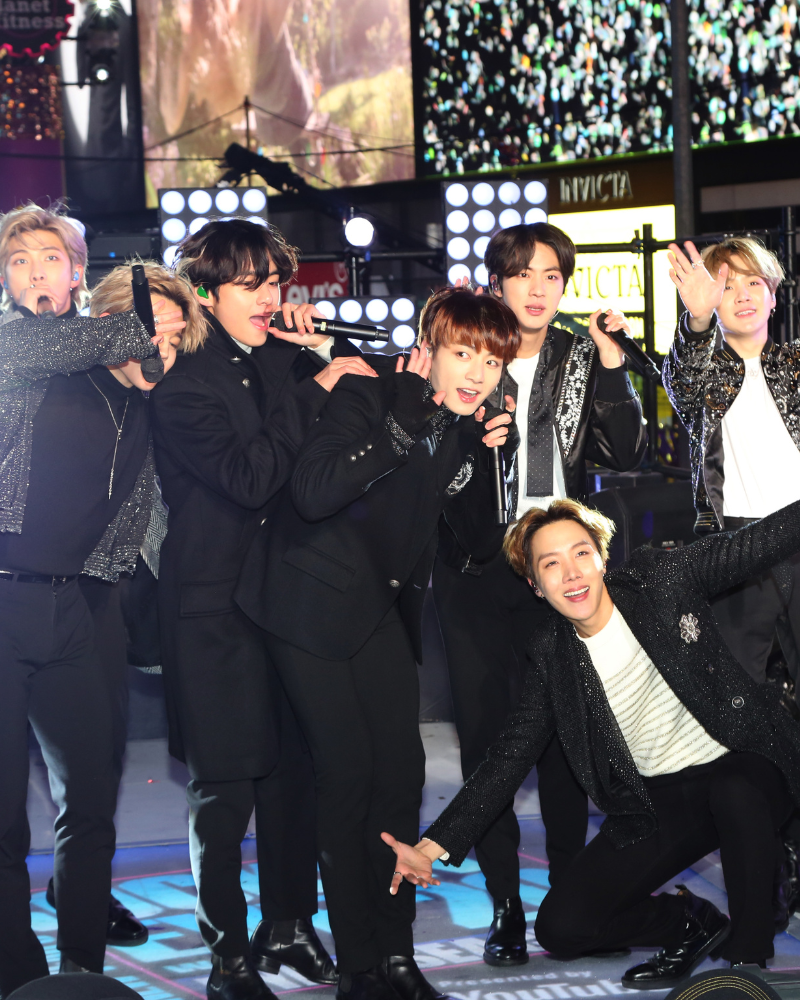 Guía de estilo BTS: Inspírate en la estética de la banda para sus conciertos en santiago