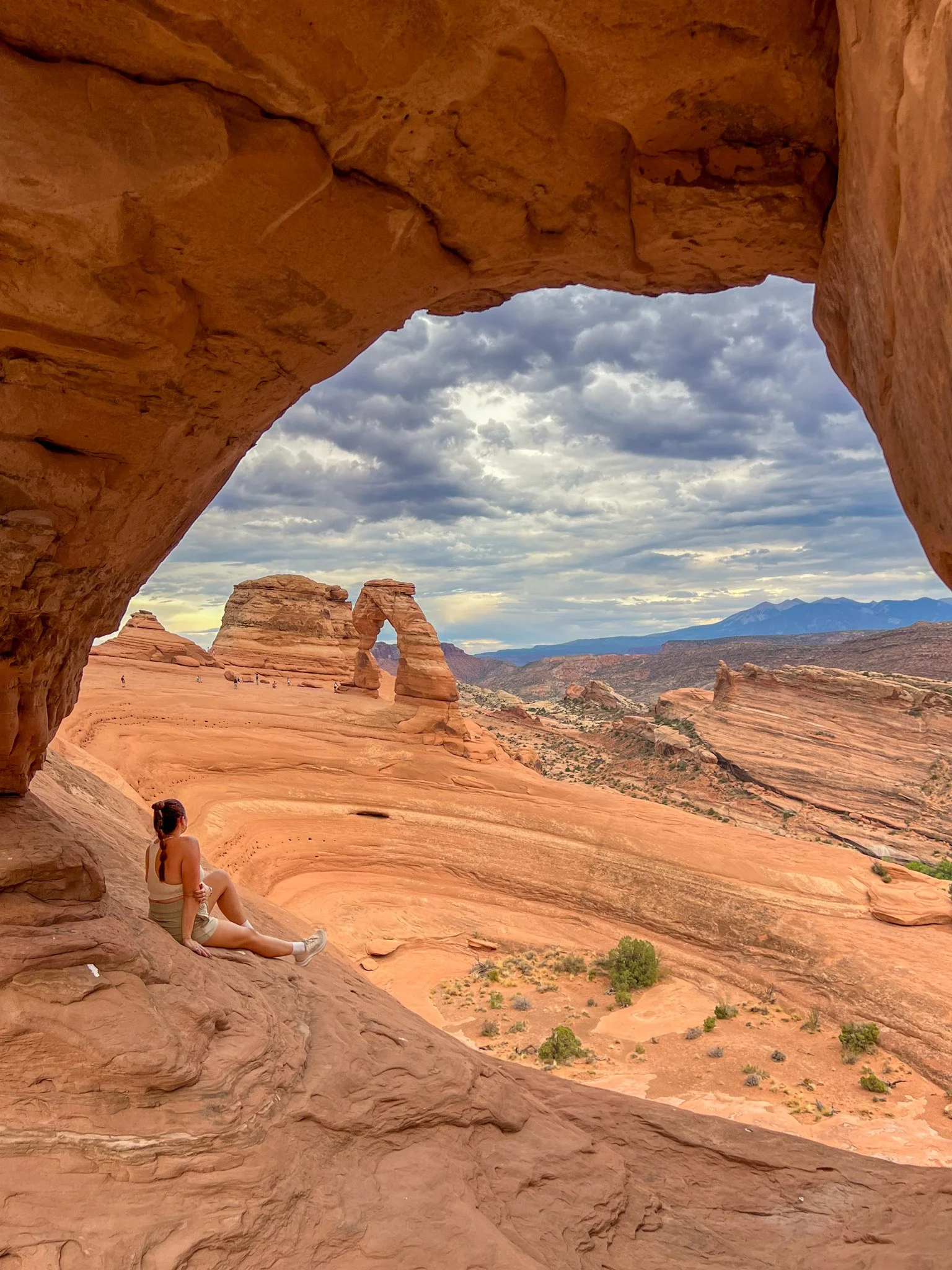 Delicate Arch trail at sunset – Top 5 Stops in Arches National Park
