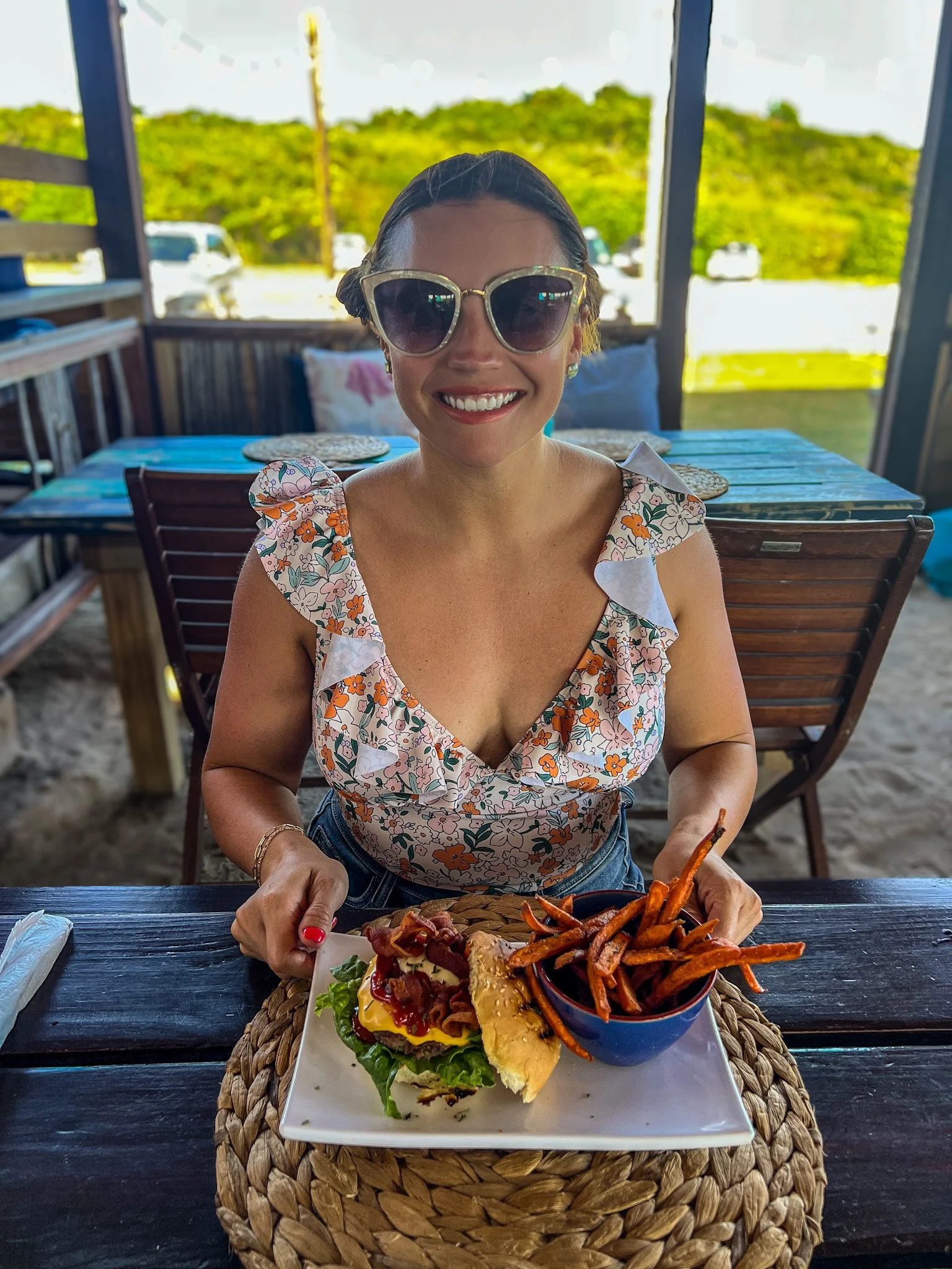 Antigua restaurants-beach bum burger