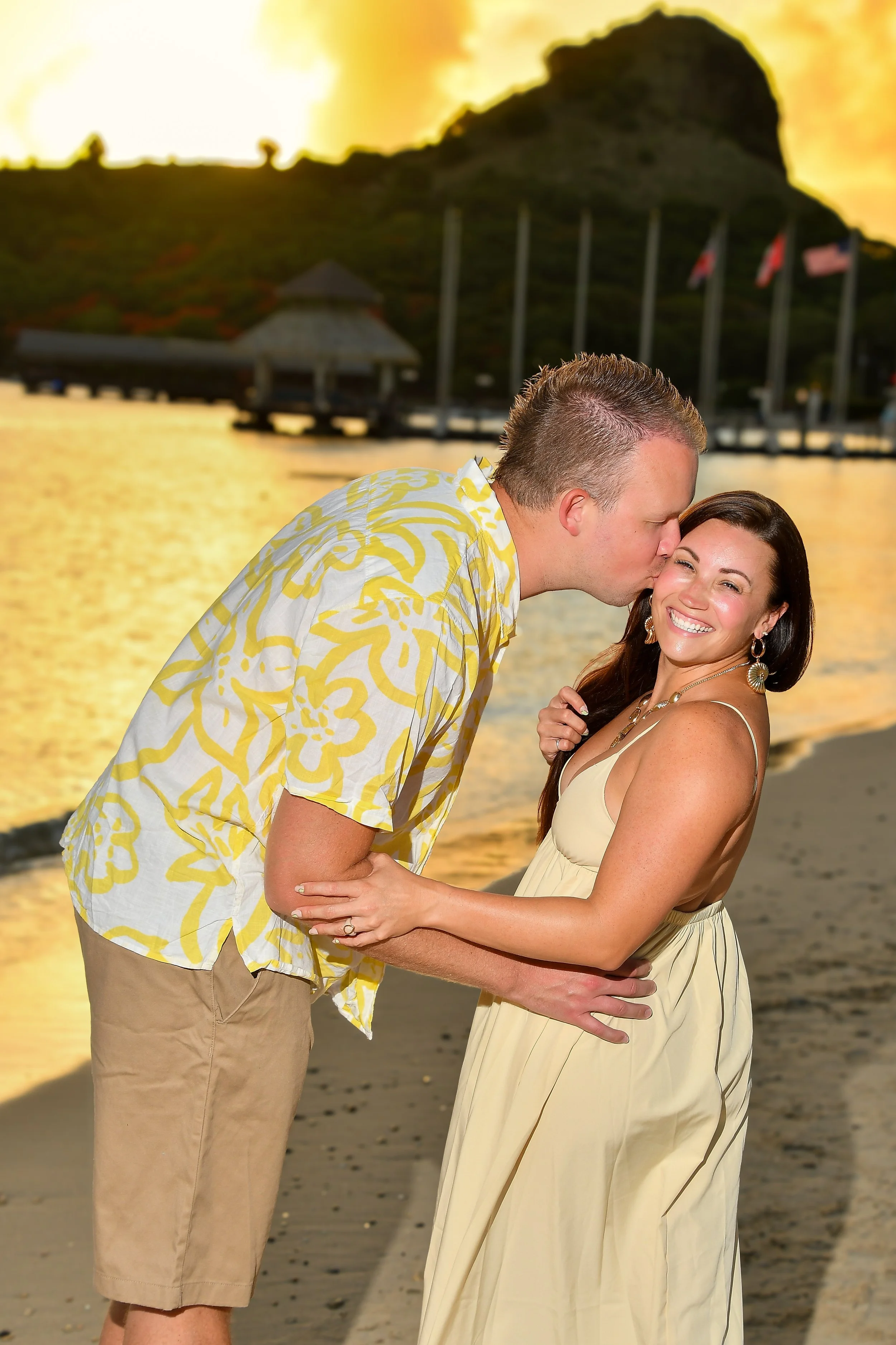 Free Sandals photo package session by the ocean