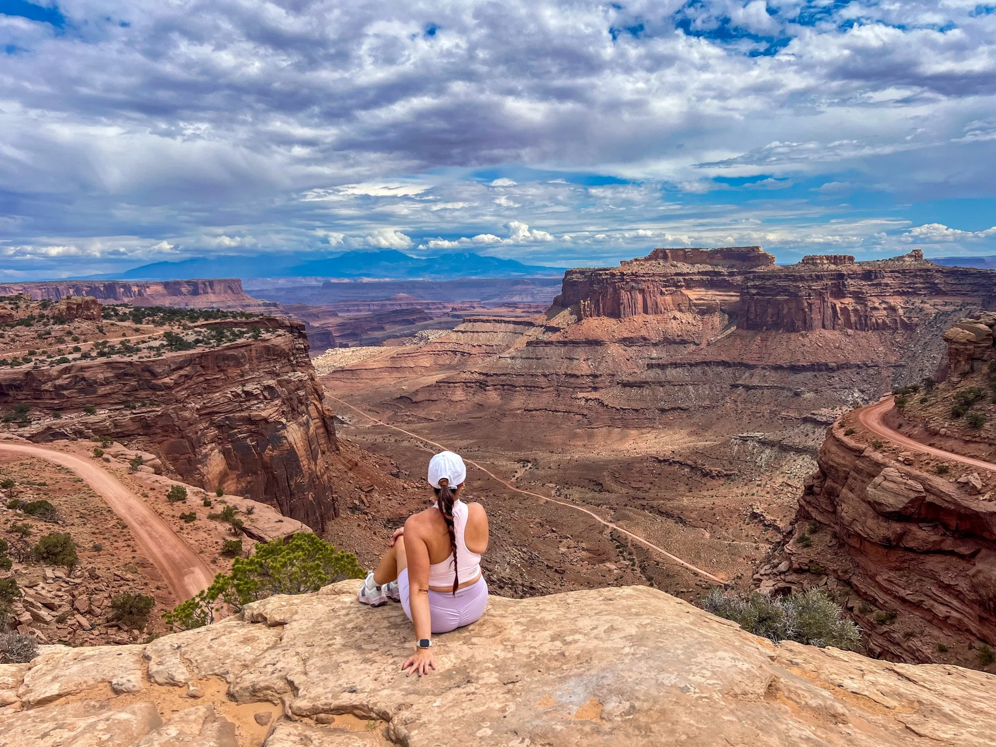 Visitor Center Overlook panoramic view, stops to make in Canyonlands