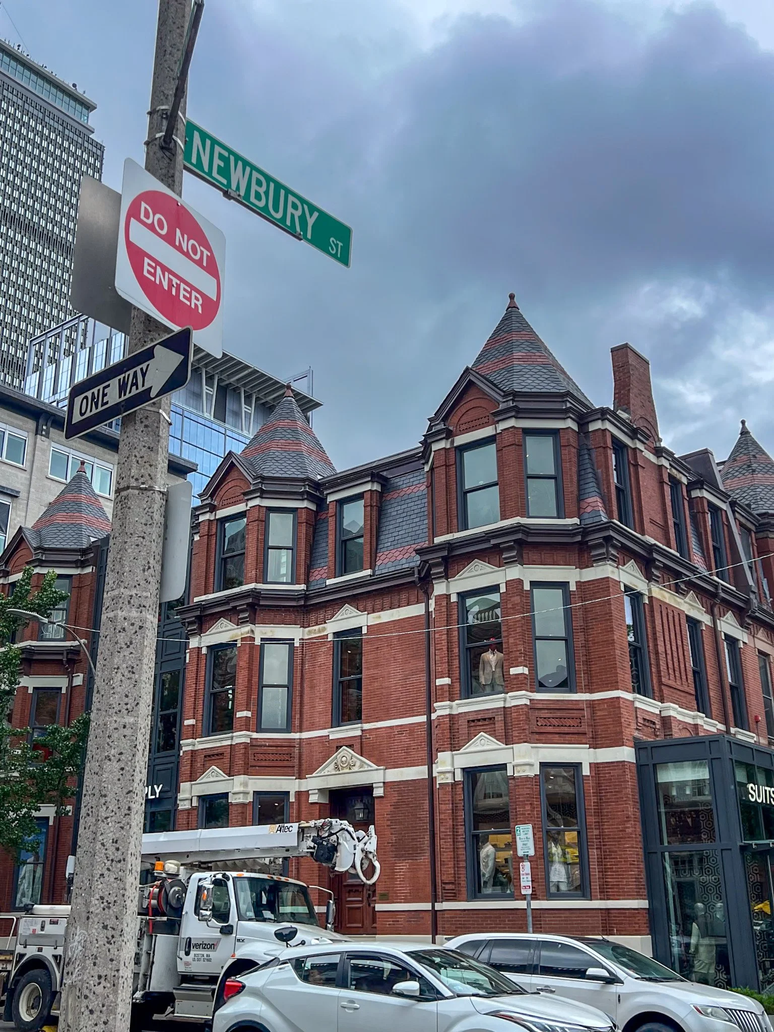 Shopping on Newbury Street Boston – things to do in Boston