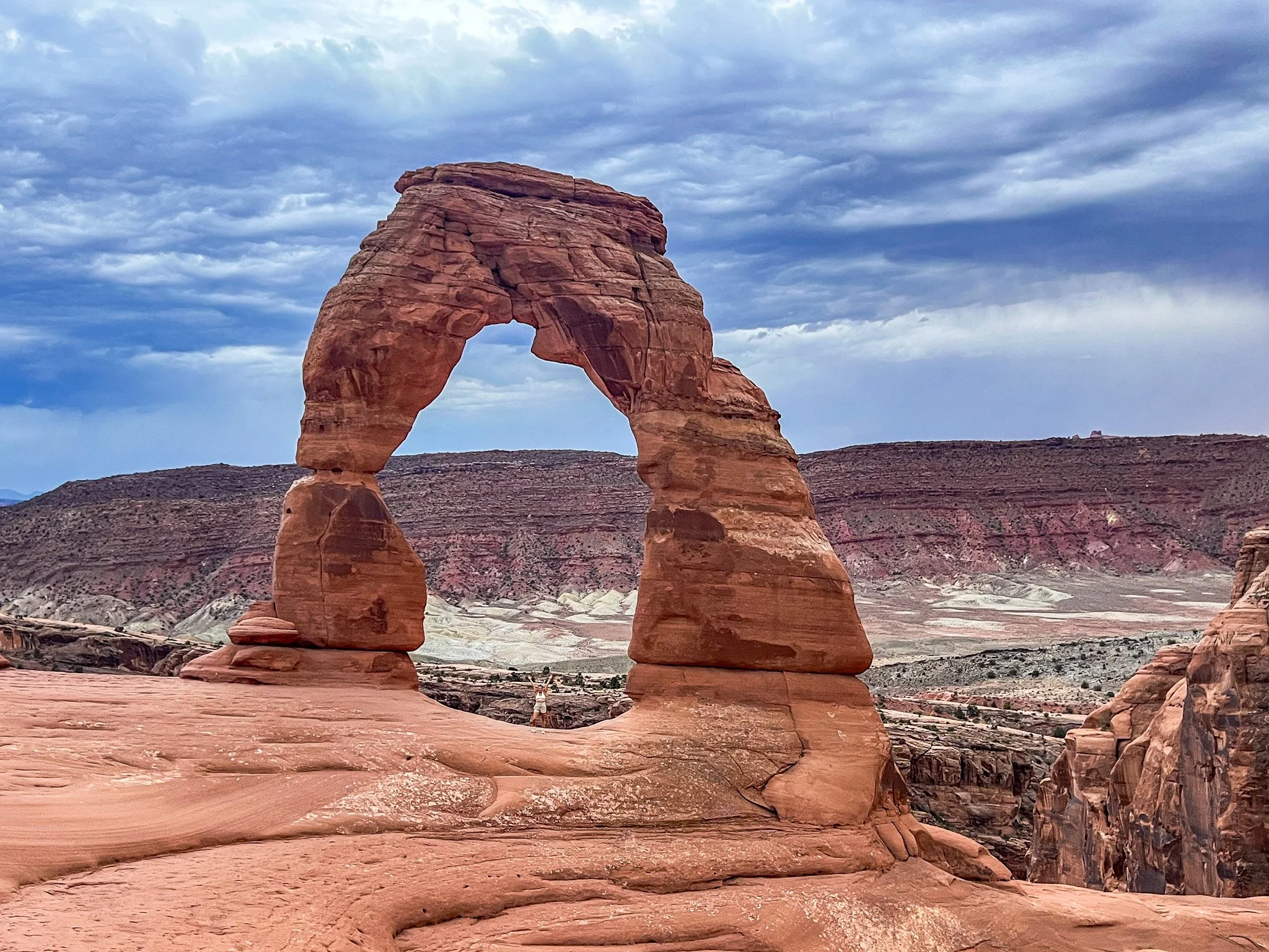 Delicate Arch sunset view in Arches National Park guide
