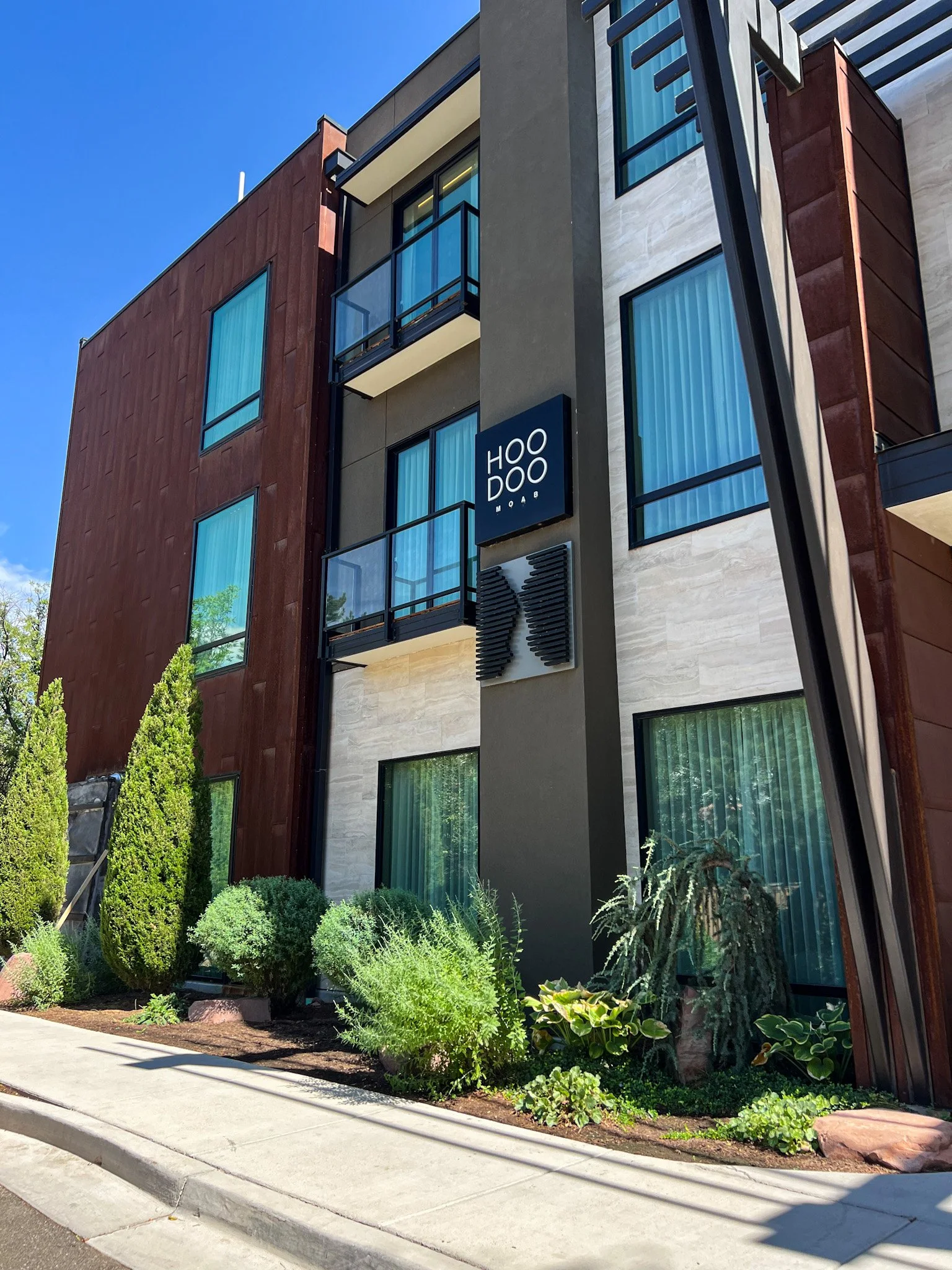 Hoodoo Moab review – exterior of Hoodoo Moab Curio Collection hotel