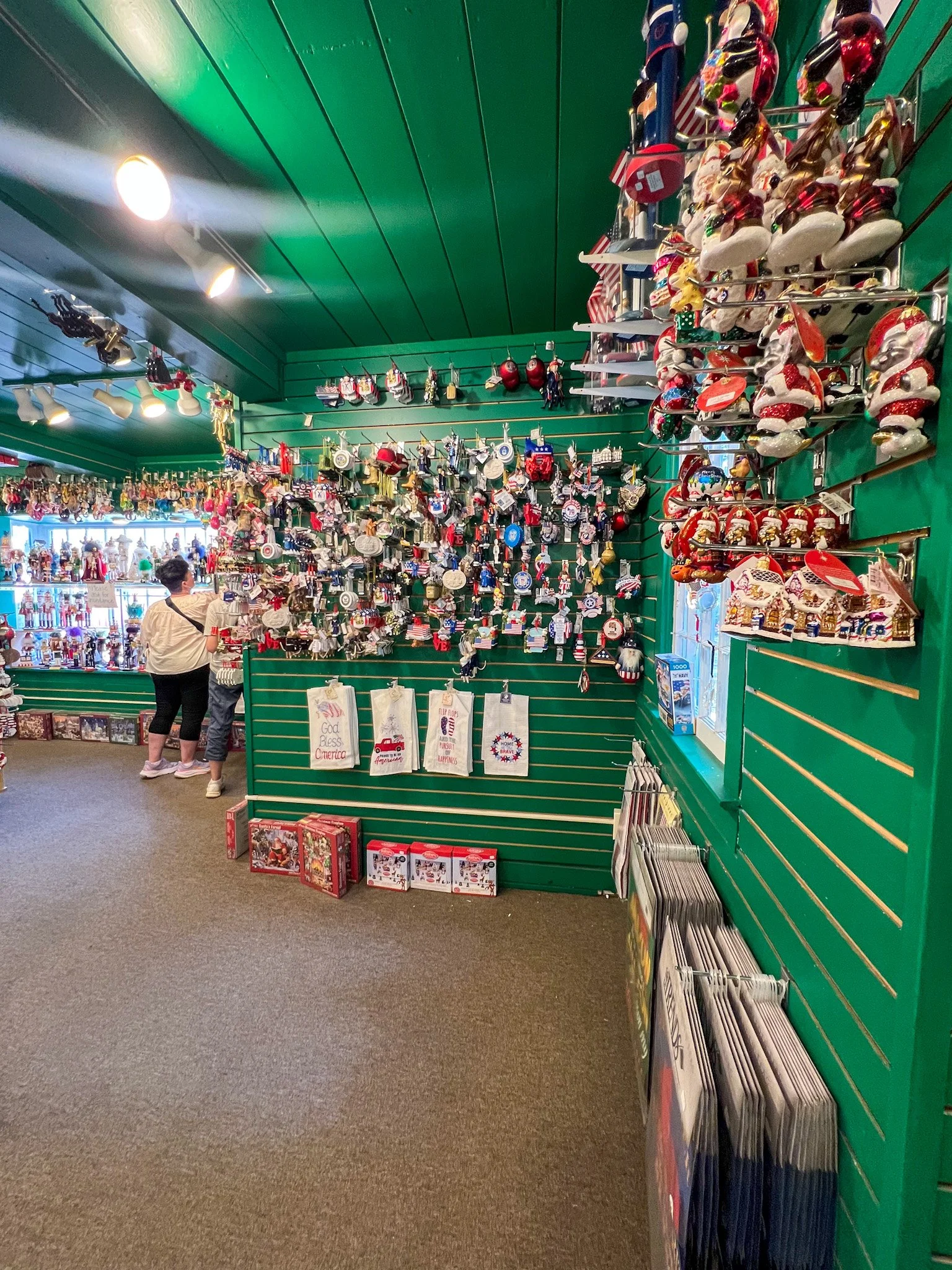 Christmas shop in Mystic Connecticut