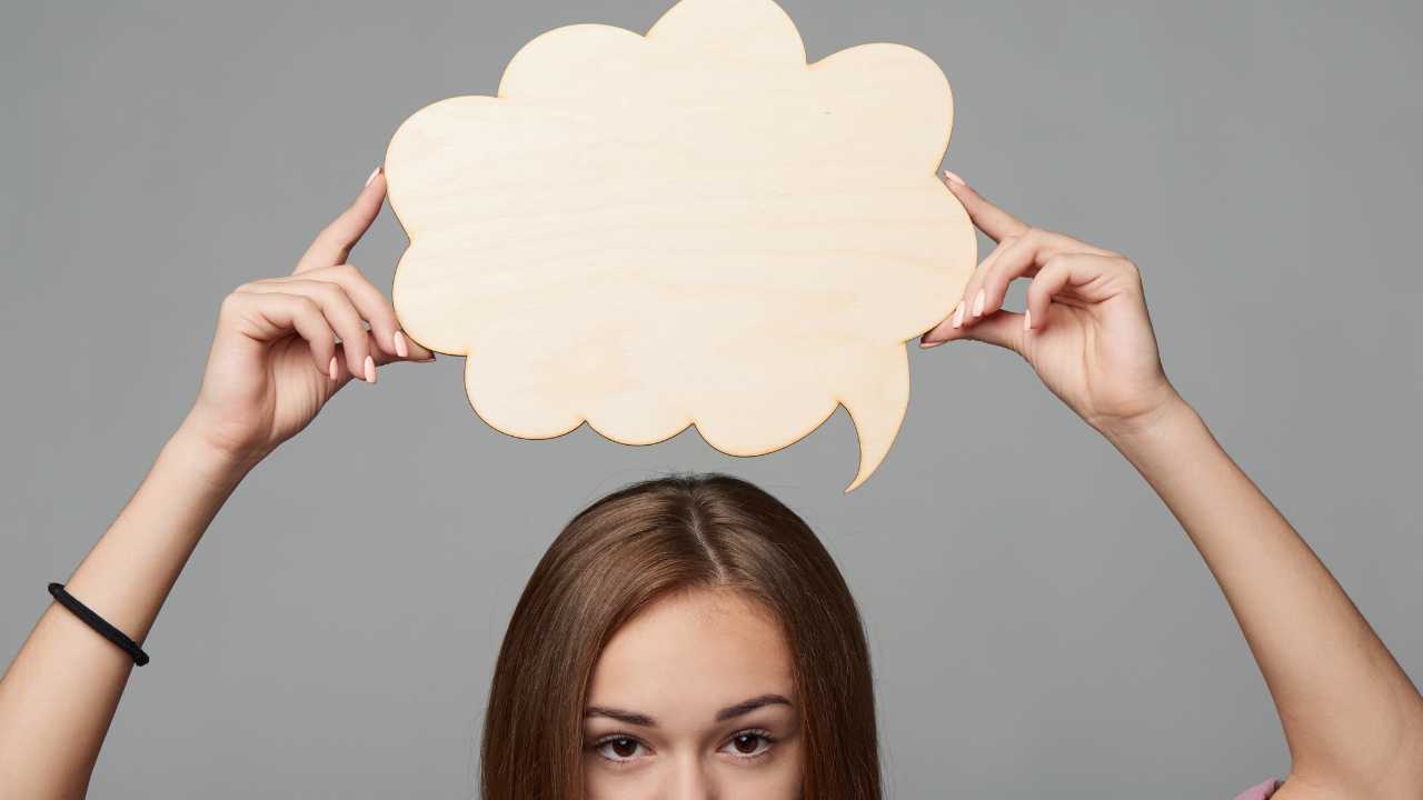 woman with brain fog in perimenopause