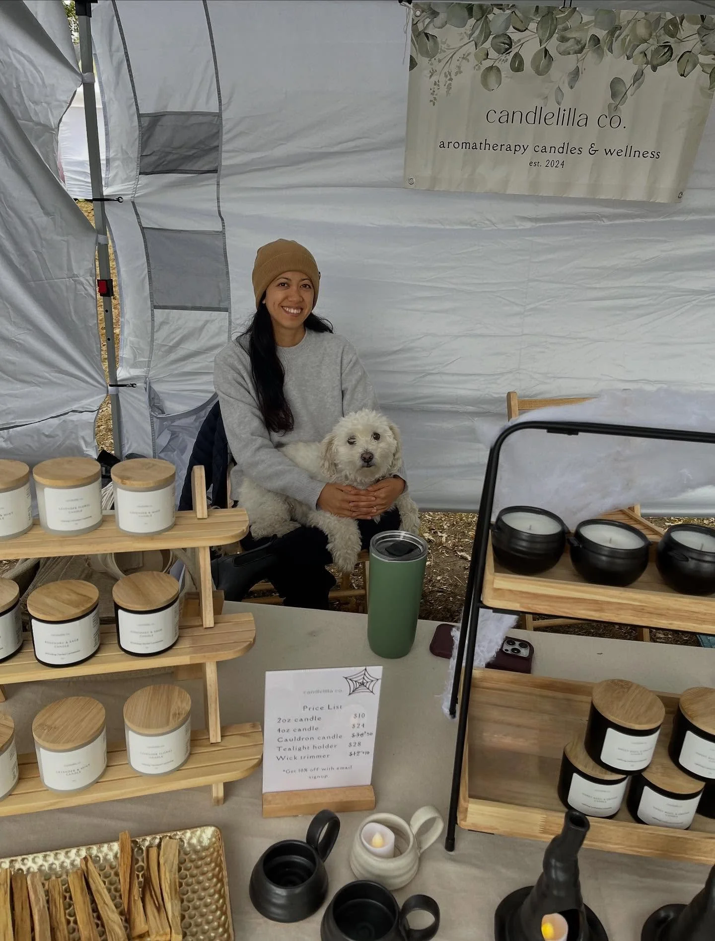 Hi new friends! 👋🏼 Thank you for everyone who stopped by the market on Sunday!!

Such a difference a couple weeks can make in weather (see first vs last pic, where the candles were melting lol). Markets are usually a big risk since you never know h