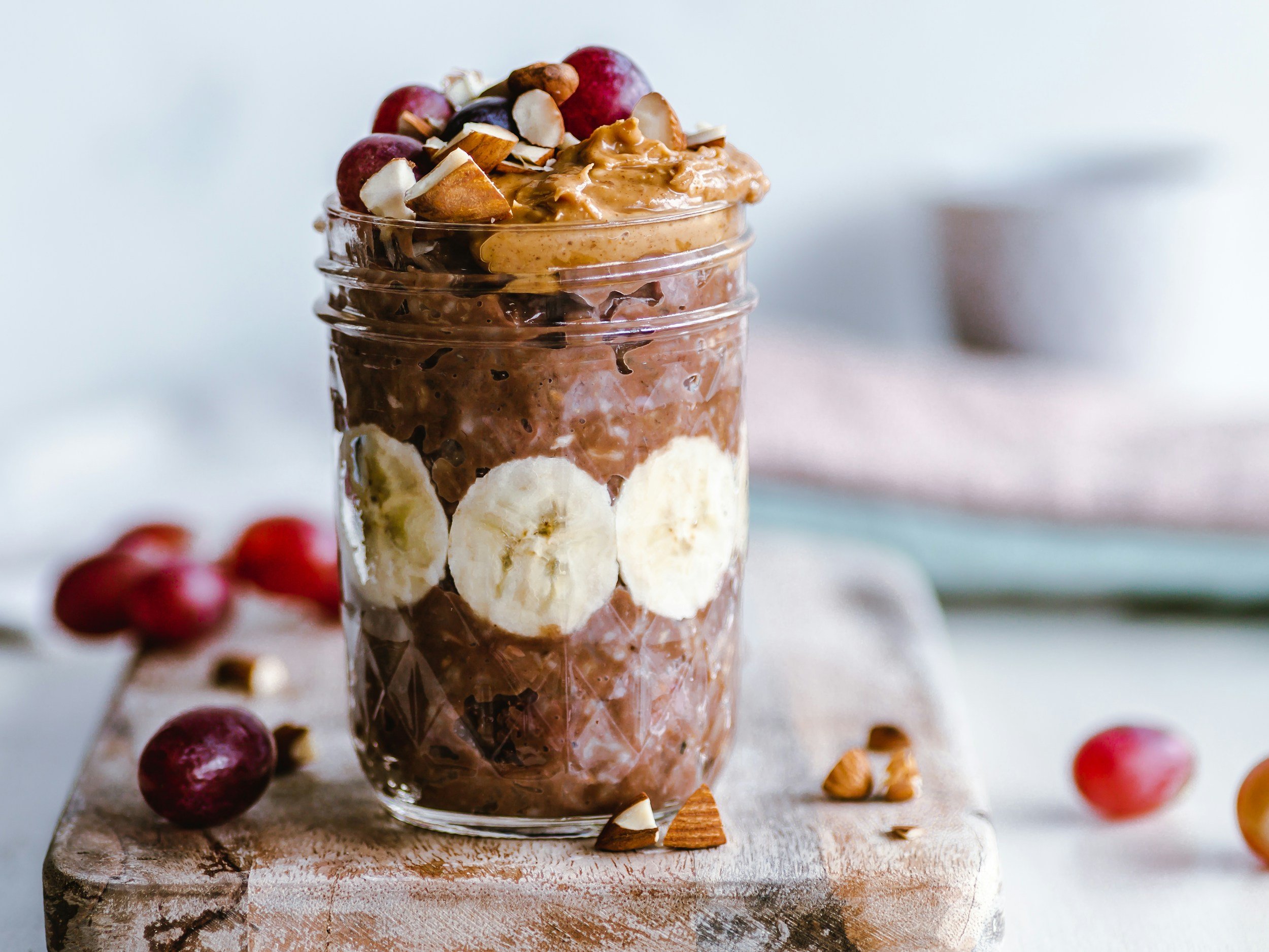 HIGH PROTEIN CHOCOLATE BLENDED OVERNIGHT OATS
Add 3+1/2C milk, 2C oats, 3/4C chocolate protein powder, 4Tbsp chia seeds, 1-2Tbsp maple syrup (or honey), 2Tbsp unsweetened cocoa powder, and 2tsp vanilla extract into a blender and blend until smooth.