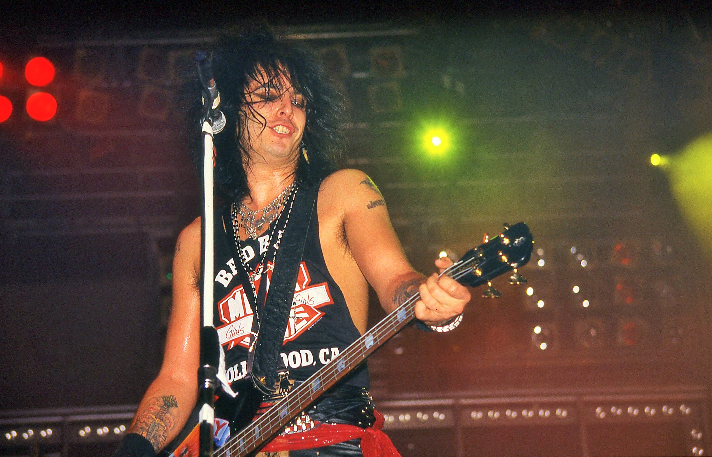 Nikki Sixx, Motley Crue