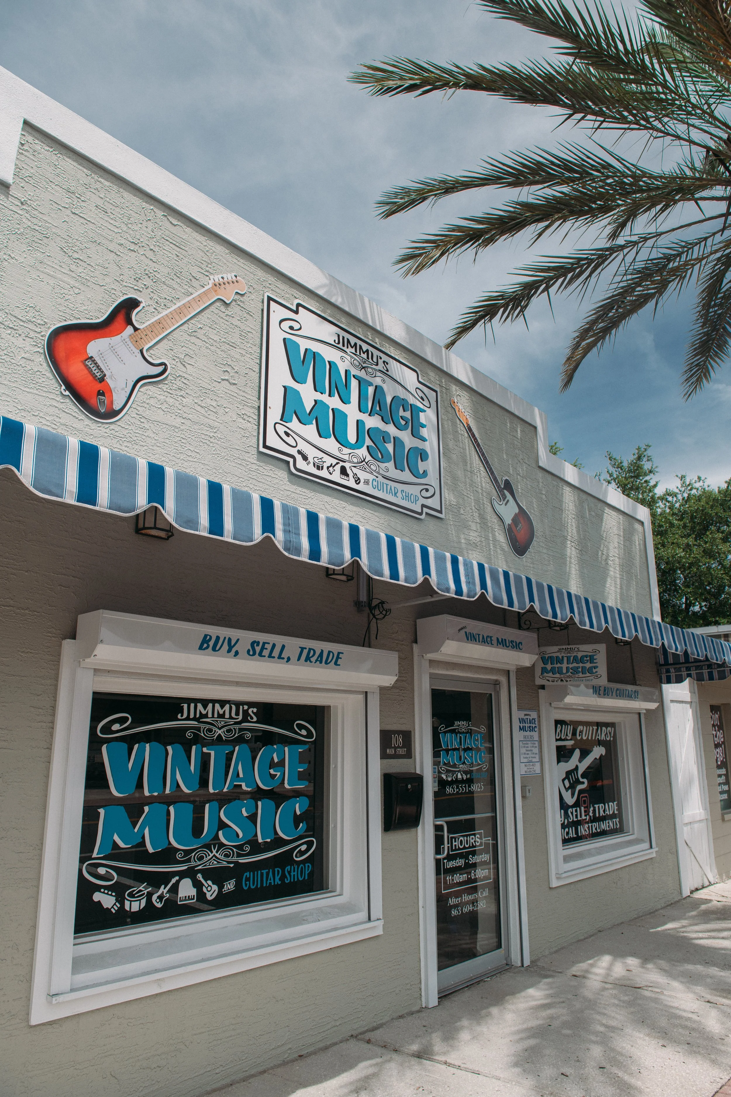 LKLD-WHguitar-6084.jpeg
