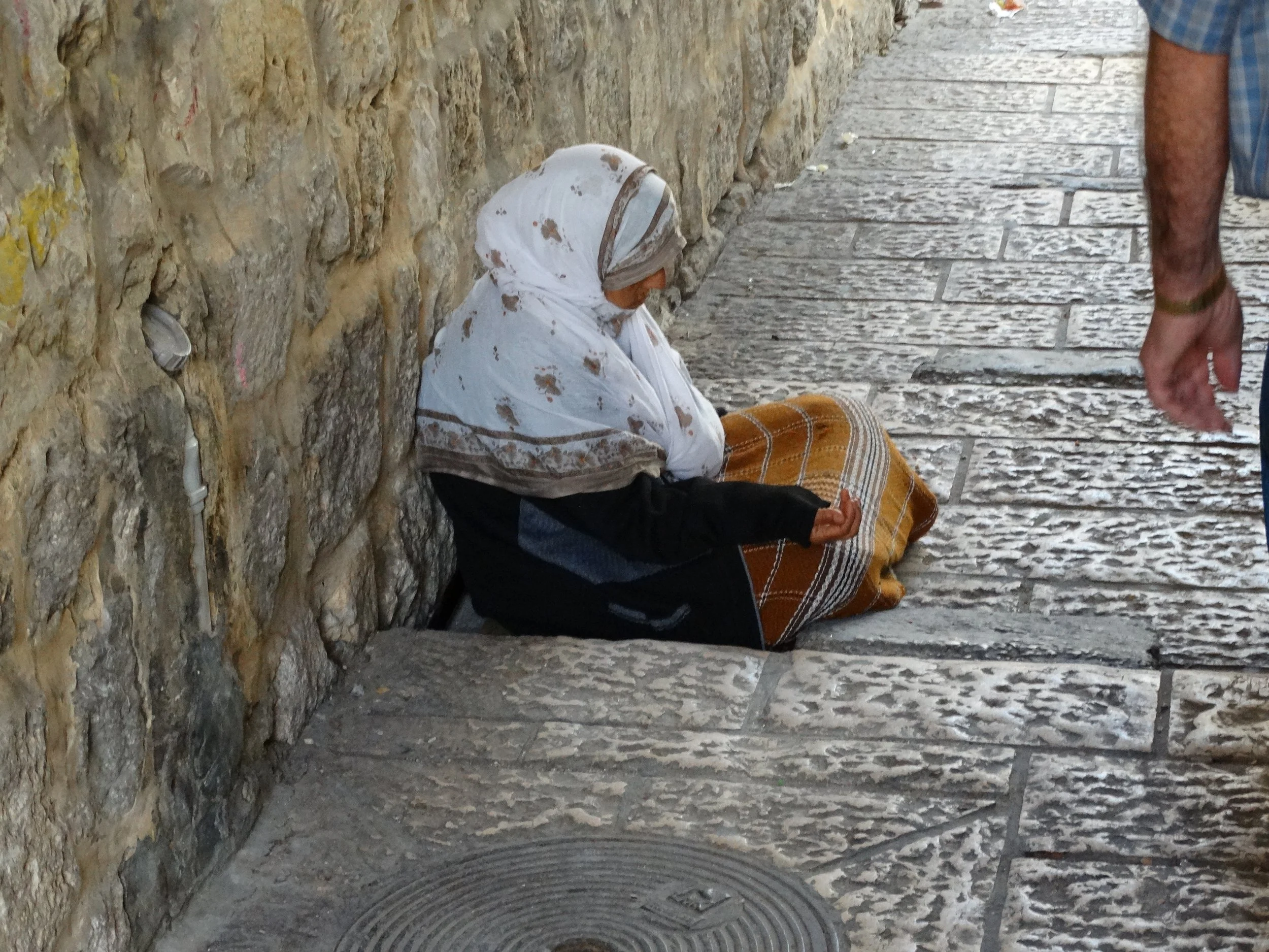 ALMS GIVING IN THE BIBLE