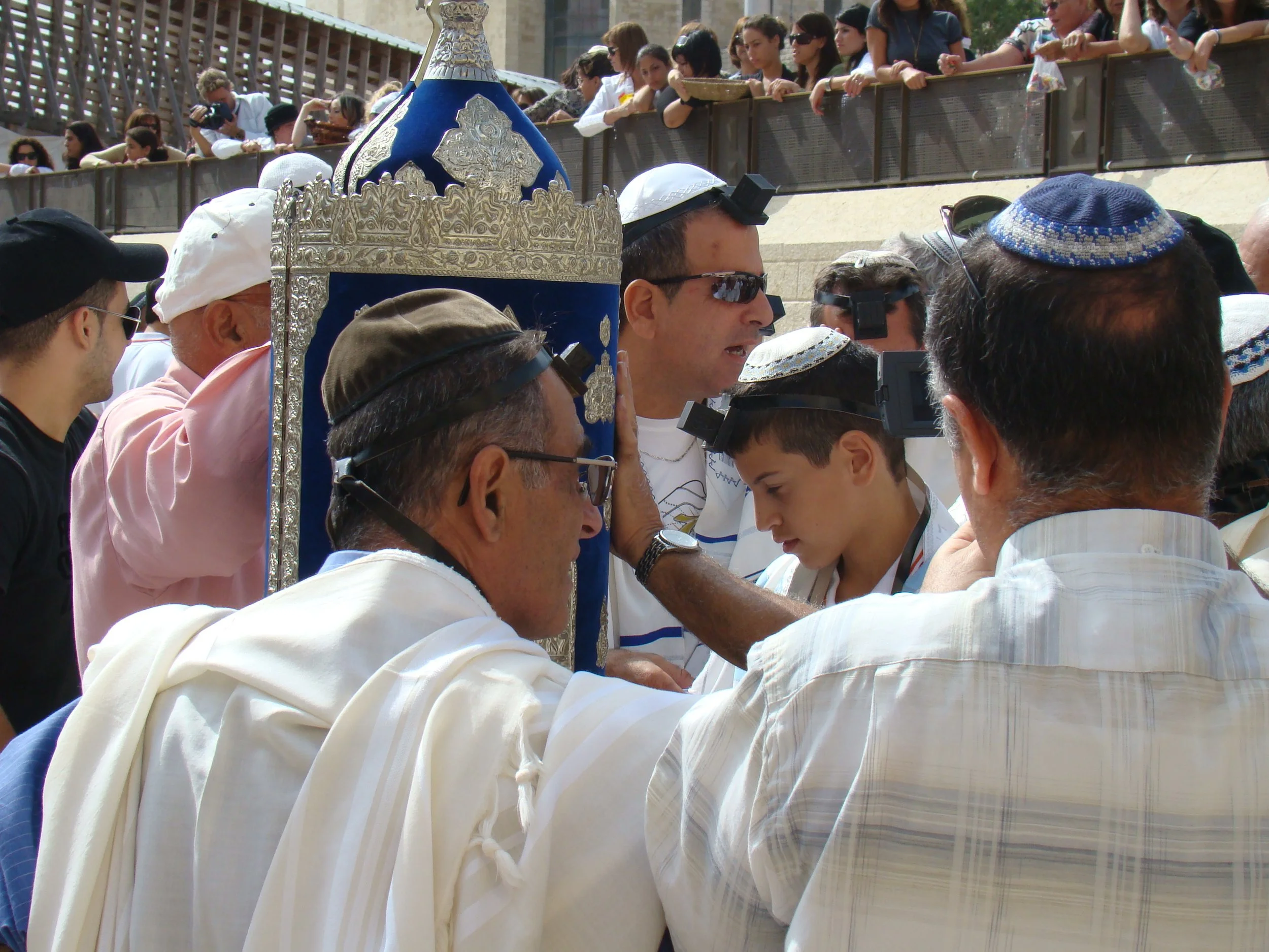 CELEBRATING BAR MITZVAHS AT THE WESTERN WALL A SACRED TRADITION IN JERUSALEM