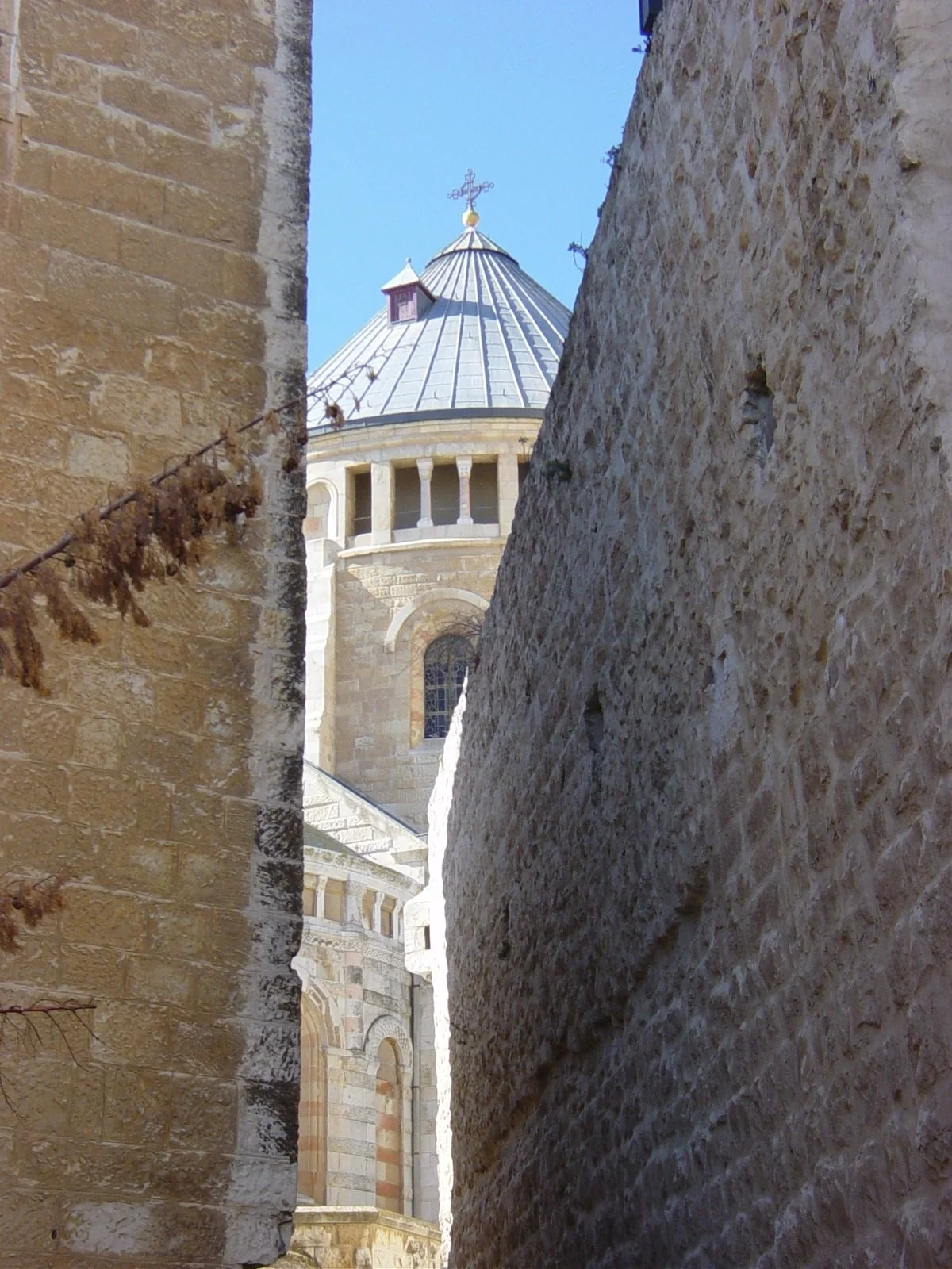 THE CHURCH OF THE HOLY SEPULCHRE A SACRED JEWEL IN JERUSALEM