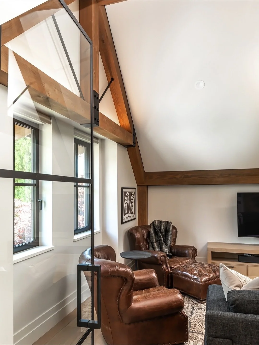The view from the standing desk is pretty hard to beat, but we had to show off the entrance too — that glass door, the artwork, and how it all ties together just makes the space. 
⠀⠀⠀⠀⠀⠀⠀⠀⠀
Every detail in this office came together.
⠀⠀⠀⠀⠀⠀⠀⠀⠀
?