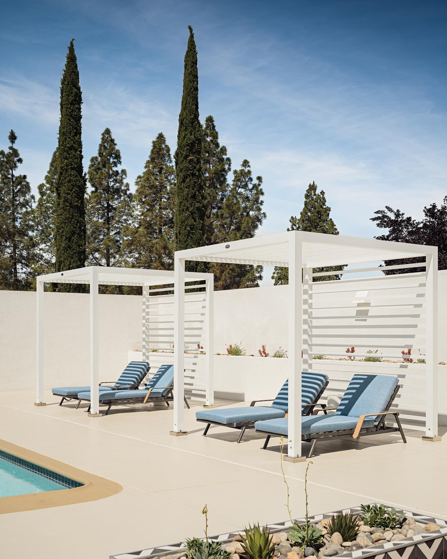 This and a new book. 

#summertime #design #poolside #cabanalife #multifamily 
&mdash;
📸: Jason Roehner