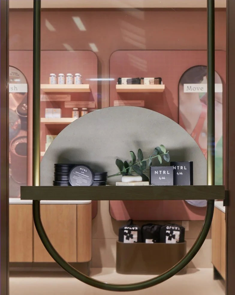 Summer travel TBT! The custom merch displays in the window at Treat in JFK Terminal 4 lit and elevated wellness products that had never before been featured in airports. 👏👏👏

#brand #strategy #retail #merchandising #brandpartnerships #travel #well