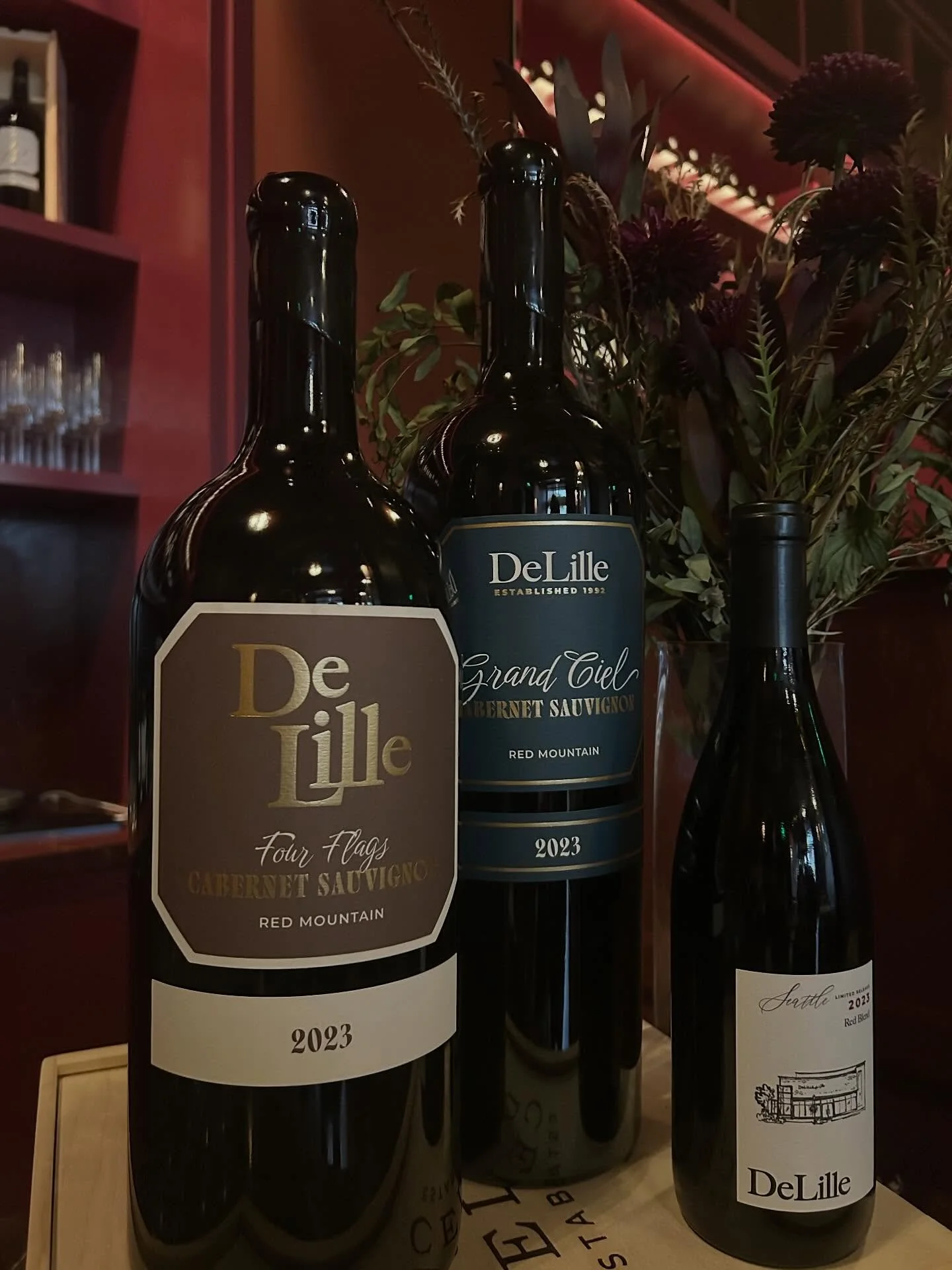 DeLille branding &amp; new label showing off in the Club Room at DeLille En Ville. Hurry up, weekend. 🍷

#interiordesign by DWS #branding by DWS #packaging by DWS #dws #womenindesign