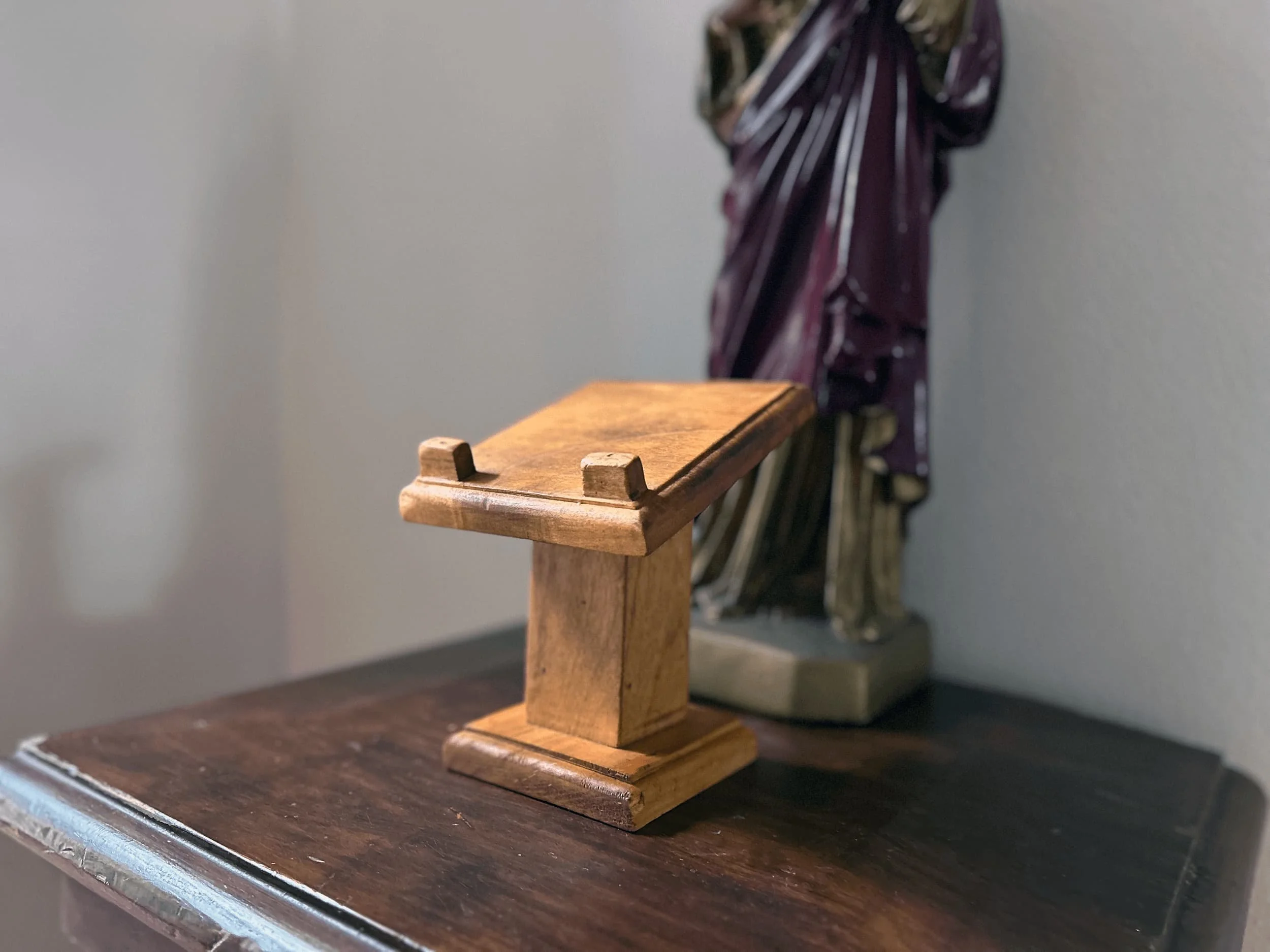 Small Good Book Stand