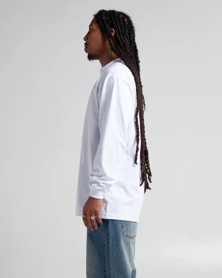 Max_HeavyWeight_Longsleeve_White_004.webp